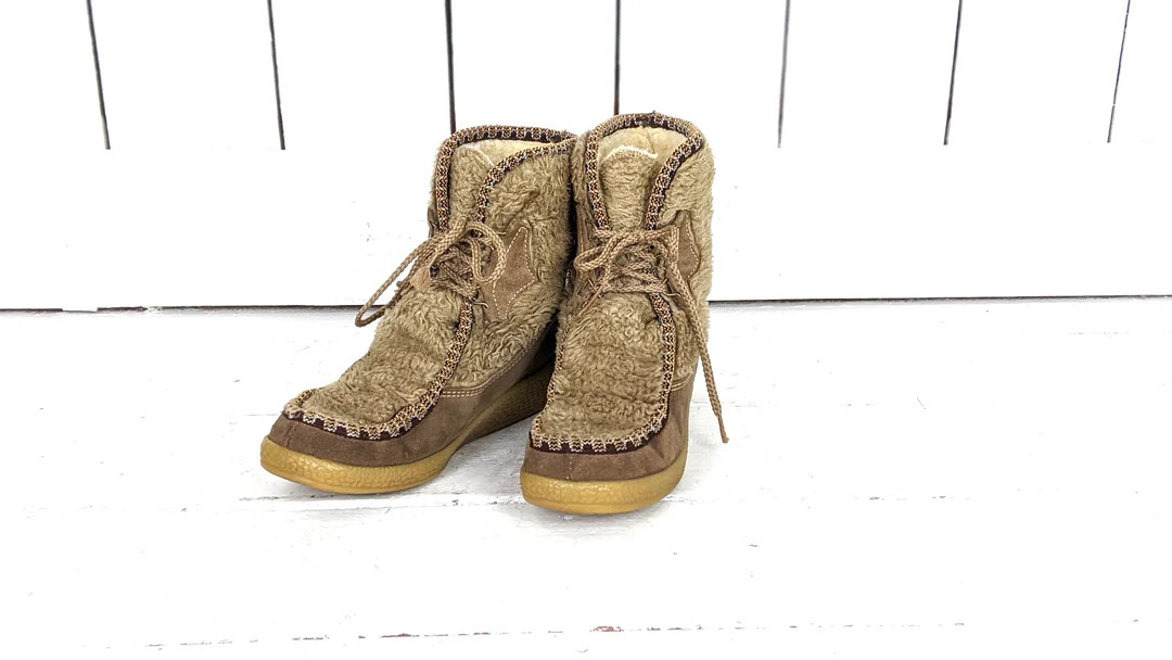 Vintage Snowland Tan Brown Suede Leather Faux Shearling Gum Wedge Winter Bootie Boots - Etsy | Etsy (US)