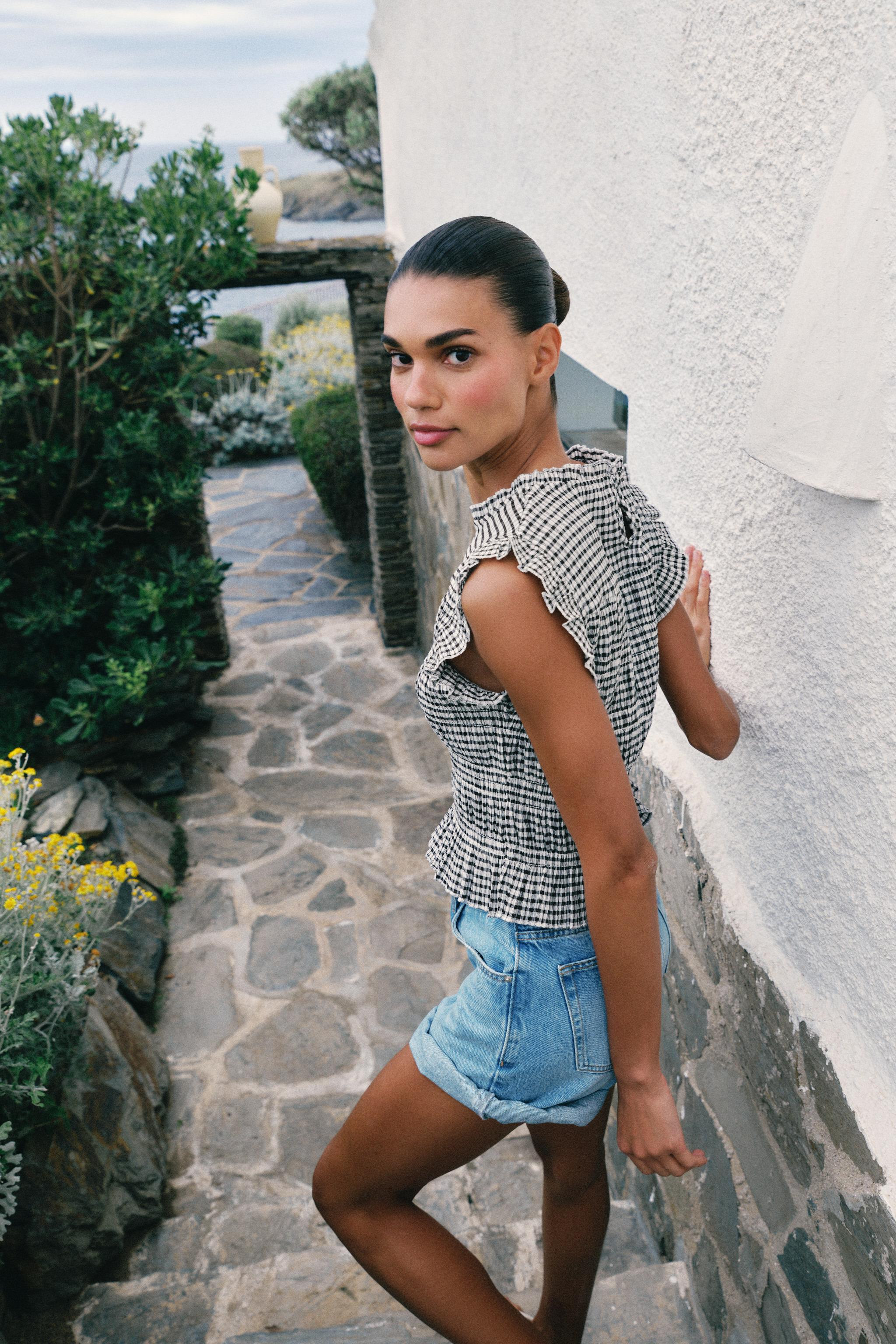 GINGHAM SMOCKED TOP | Zara US