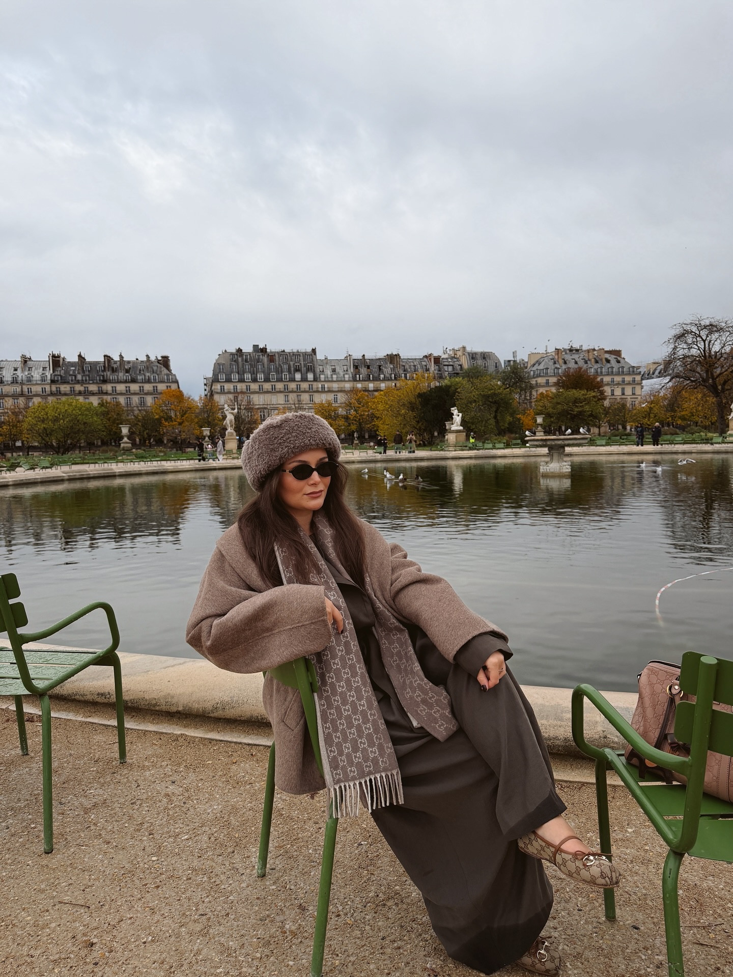 Autumn in Paris. 🦆🍂⛲️🤎☕️🌧️