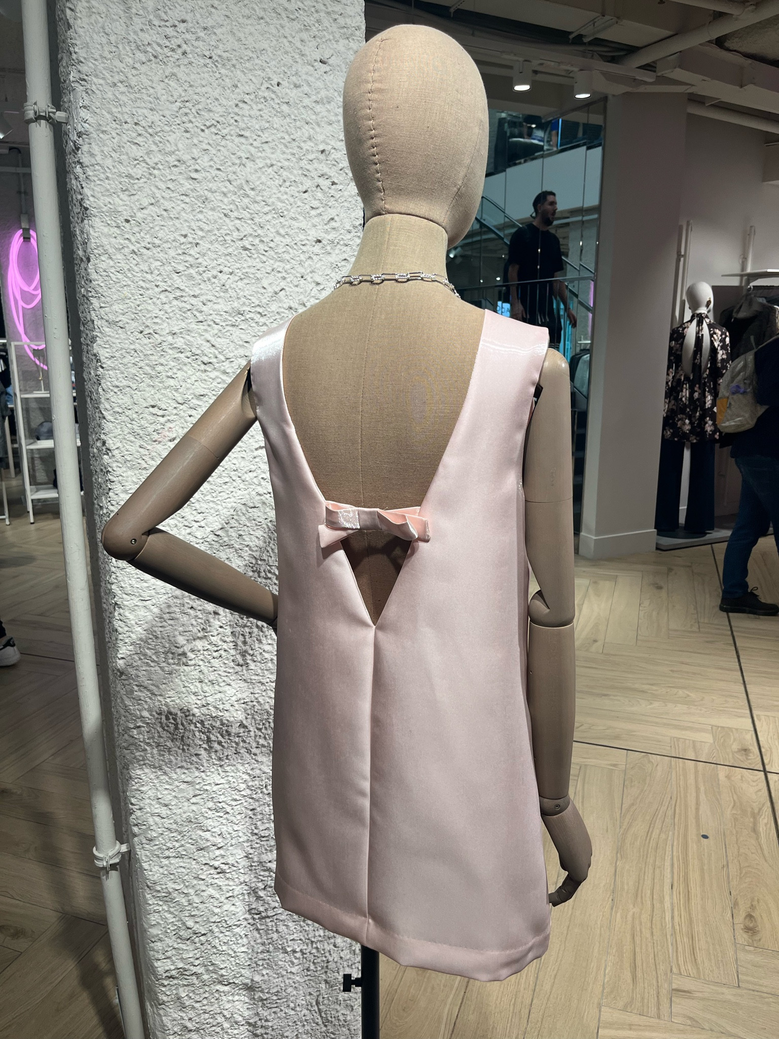 PINK BOW DRESS 🎀
Tags: Christmas party bargain night out sparkly season new year H&M back detail crem black shimmery mini style women’s chic elevated winter

#LTKstyletip