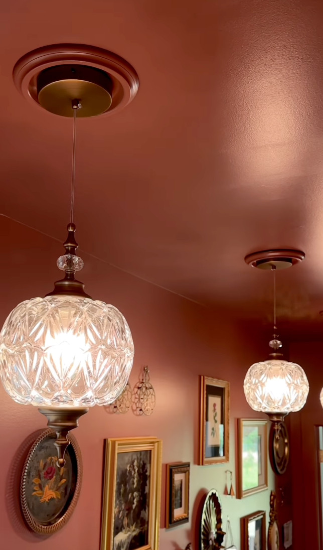 A little close-up of the beautiful pendant lights in my hallway.  

 #LTKdayinmylife #LTKstorytime #LTKHome