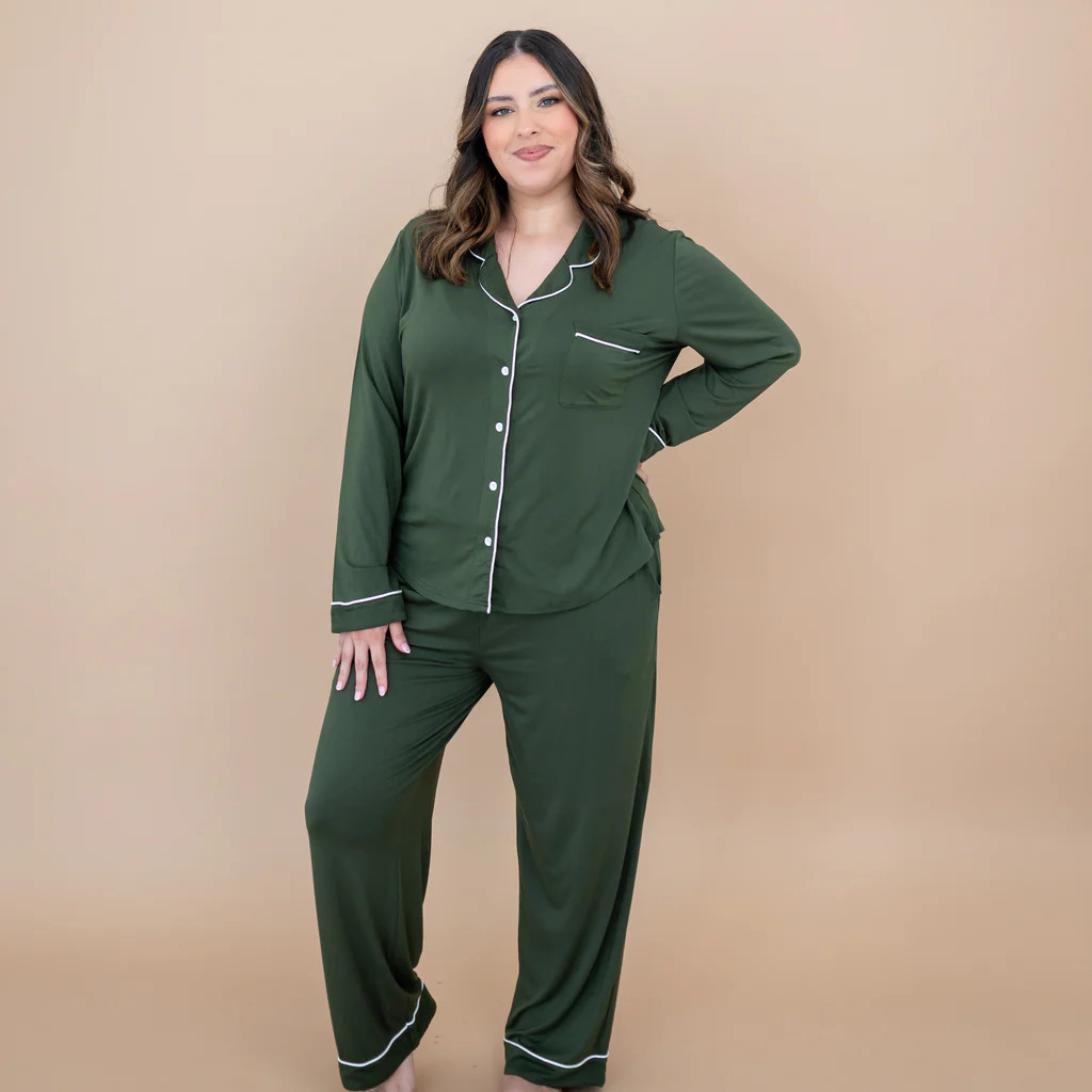 Long-Sleeved Women's Pajama Set in Fir with Cloud Trim | Kyte Baby