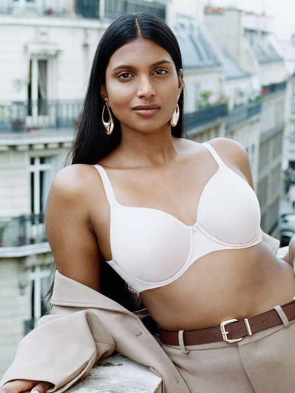 Comfort Chic Back Smoothing T-Shirt Bra Nude Rose | Chantelle Lingerie