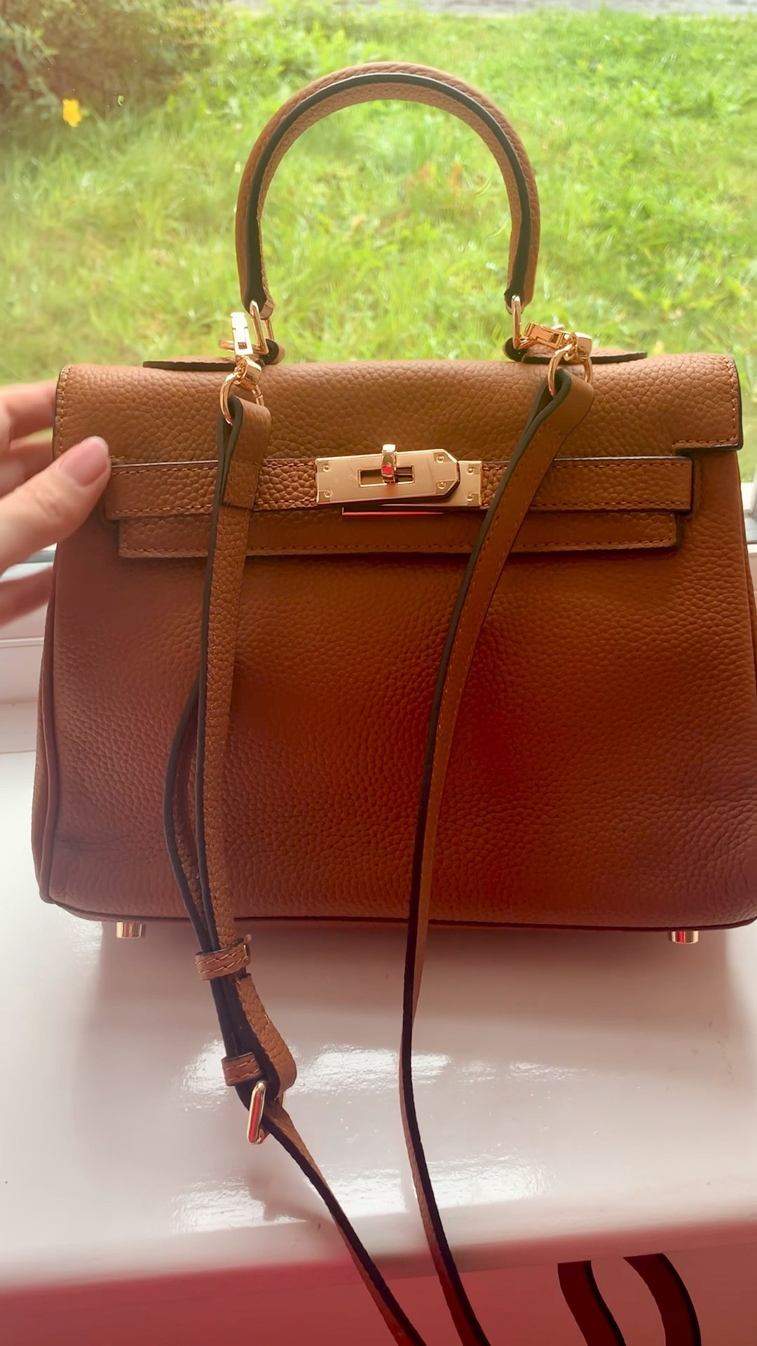Love this cute tan leather bag 🍂🍁🤎

Handbag leather bag 
Autumn fashion 
Autumn style 

#LTKstyletip #LTKitbag #LTKfindsunder100