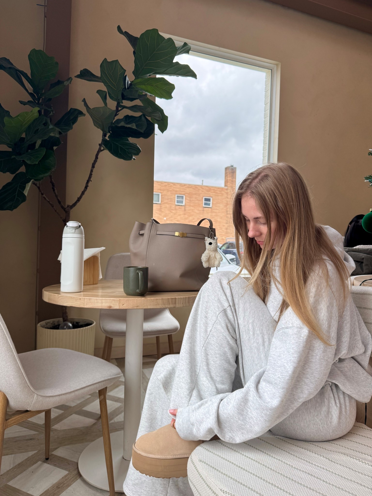 recent IG fit ☕️🩶

#cafedate #coffeedate #matchingset #aritzia 

#LTKActive #LTKootd #LTKHoliday