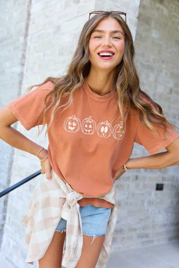 Pumpkin Faces Rust Graphic Tee DOORBUSTER | Pink Lily