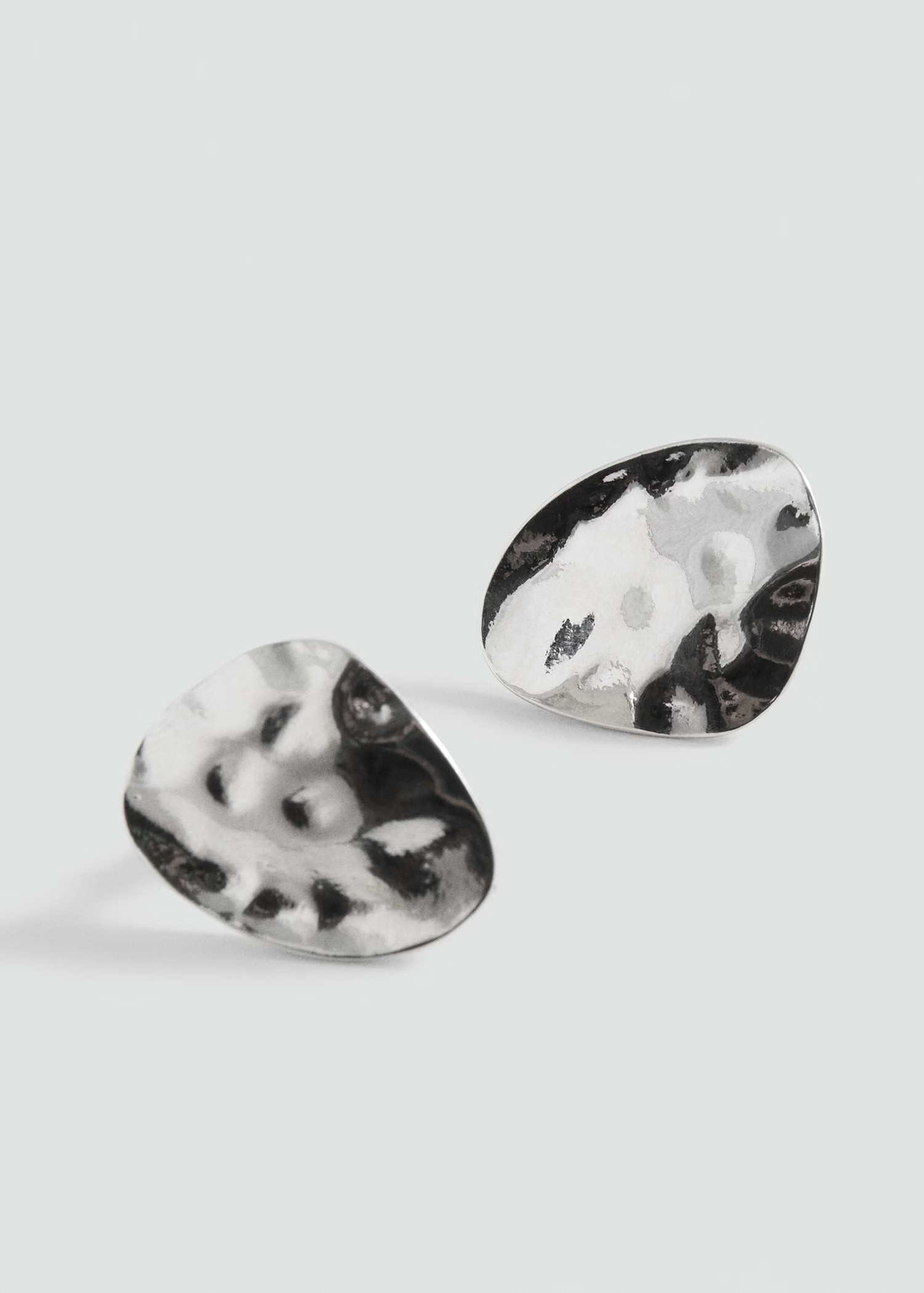 Metal oval earrings | Mango (US/MX/AU)