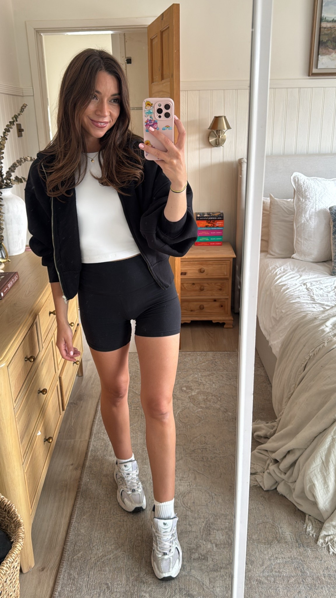 Walking outfit / exercise outfit 🤍

Hoodie - Tala
Top : Amazon 
Shorts : Lululemon 
Trainers : new balance 



#LTKeurope #LTKpetite #LTKuk