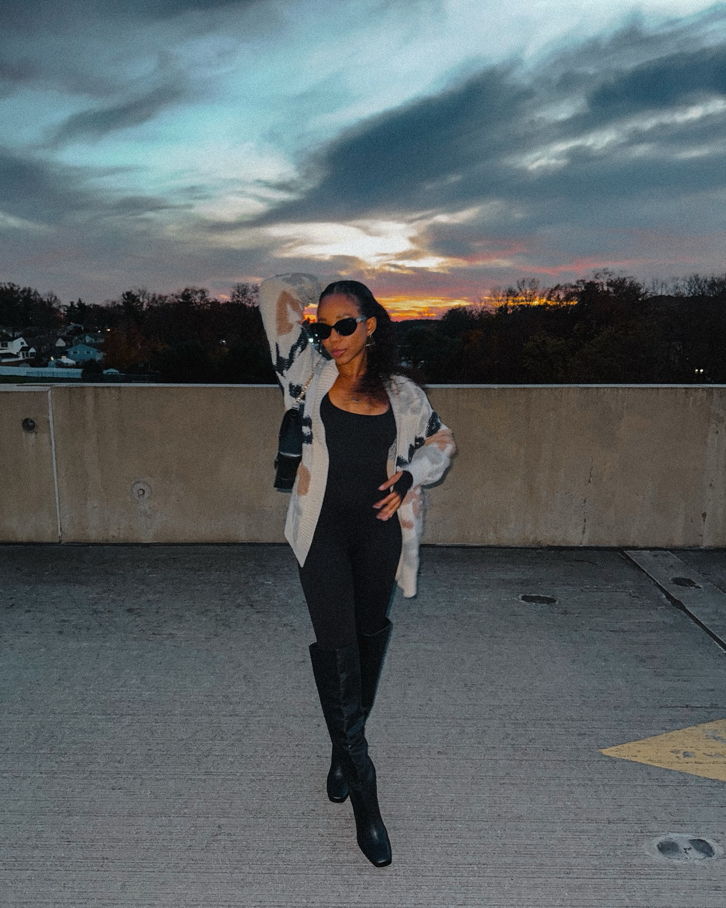 rarely seen, always noticed ♥︎

boots: @shoedazzle #shoedazzlepartner 
Your first pair for $10 + 50% off everything else when you become a VIP!

….
#fallboots #kneehighboots #blackboots #easyoutfits #minimalstyledaily #monochromeoutfit #discoverunder30k