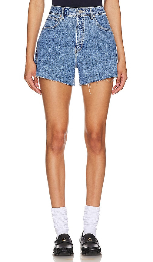 Abrand A Venice Short in Denim-Medium. - size 31 | Revolve Clothing (Global)