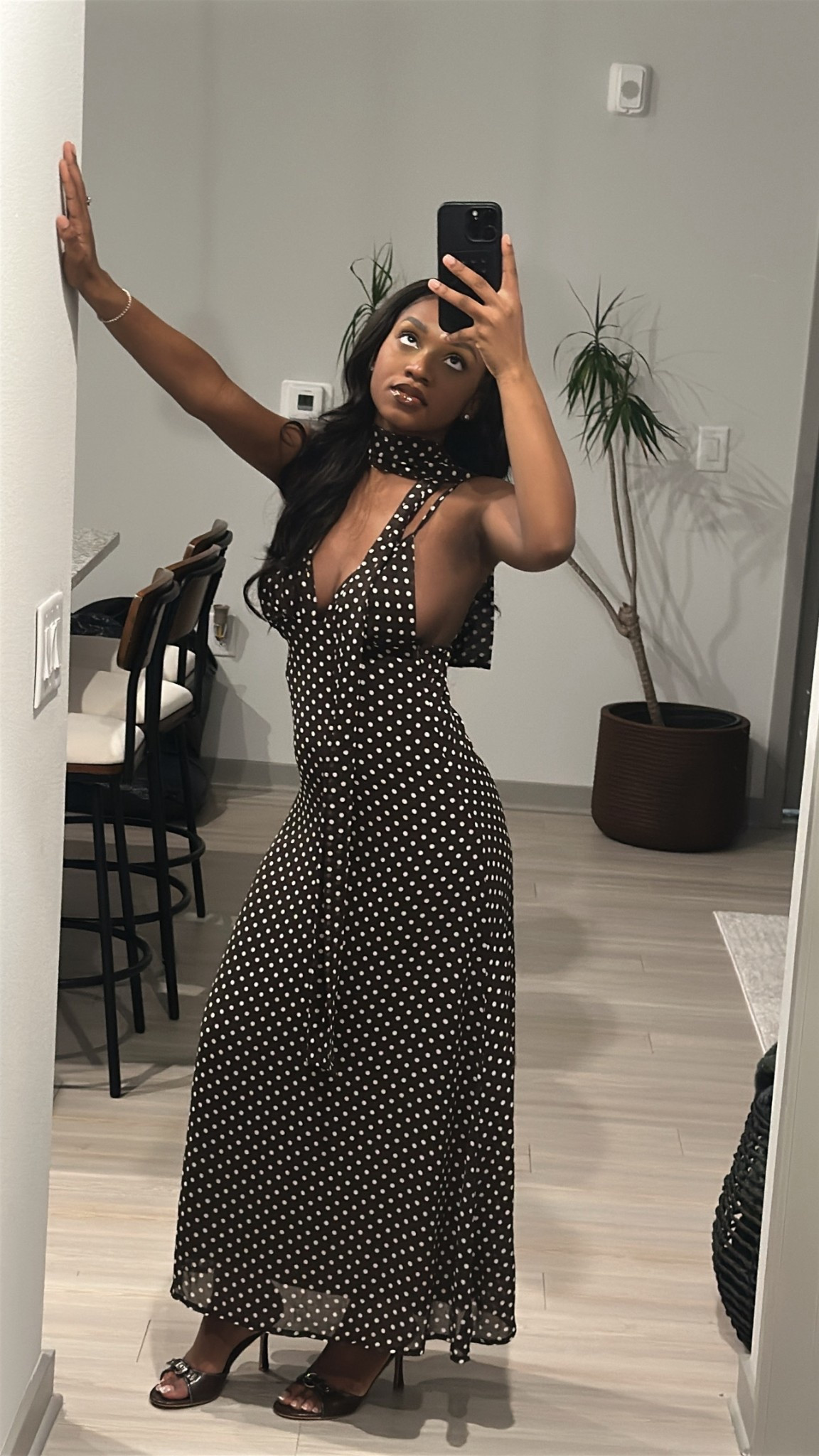 Polka dots are so in! 🤎