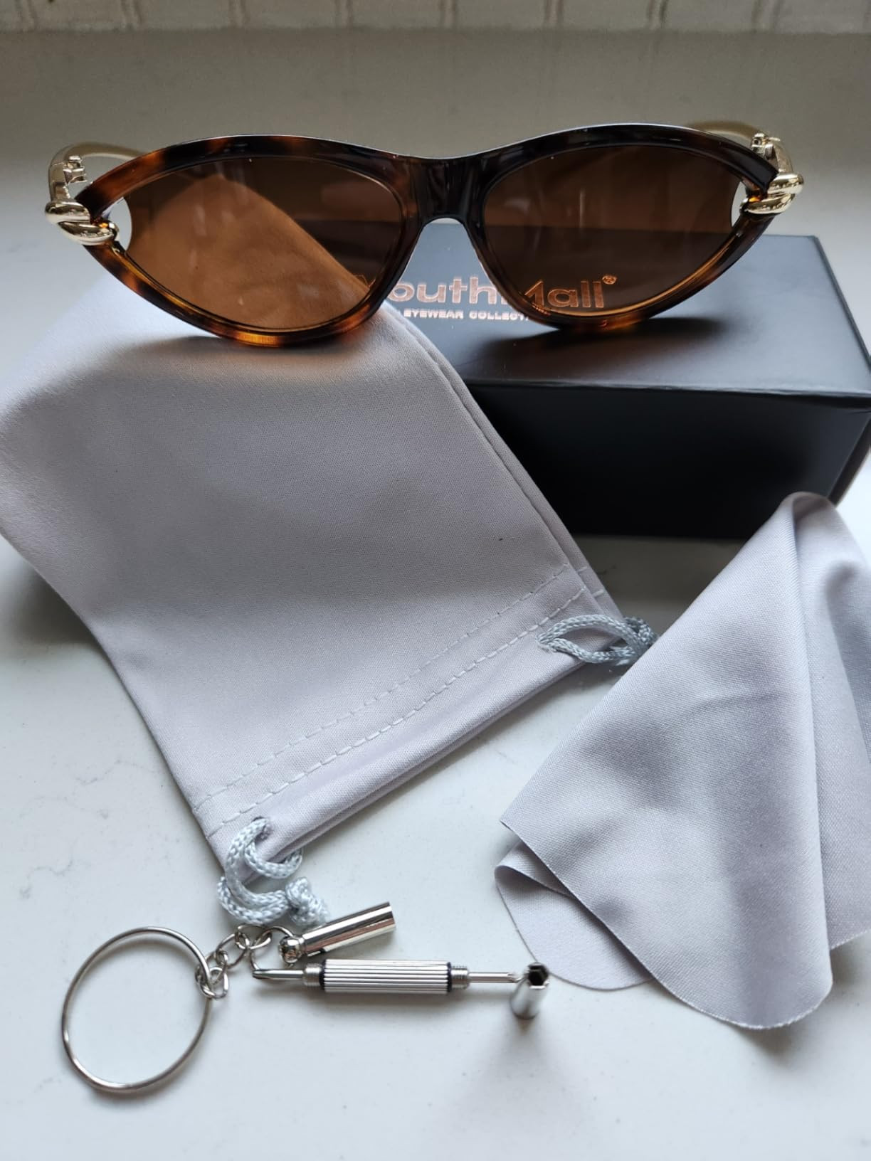 Retro Cat Eye Sunglasses for Women Trendy Narrow Oval Sun Glasses 70s Vintage Shades | Amazon (US)