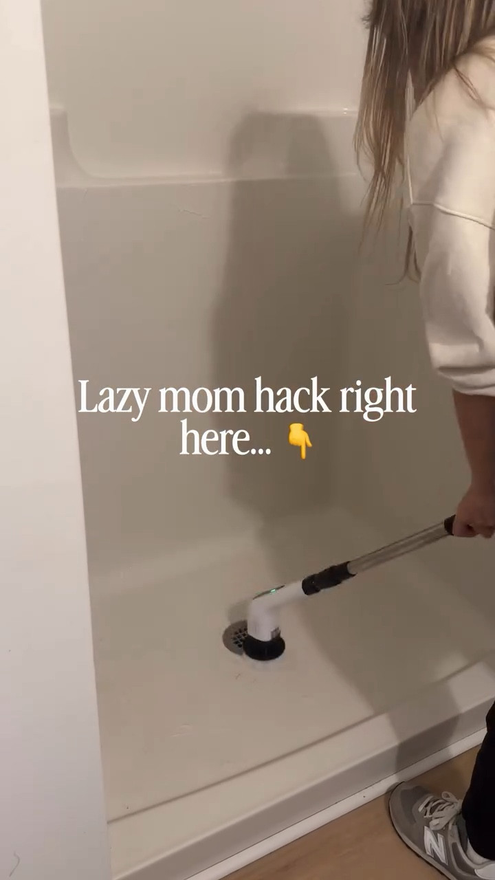 I don’t like scrubbing on my hands and knees! 🤷‍♀️

✔️FOLLOW @hamiltonhaven5 for simple home cleaning hacks and inspiration 🤍🤍🤍

Comment ✨SPIN✨ for the link to the BEST cleaning tool for the WORST bathroom cleaning jobs! 

#homehacks #bathroomclean #simplehome #showercleaning