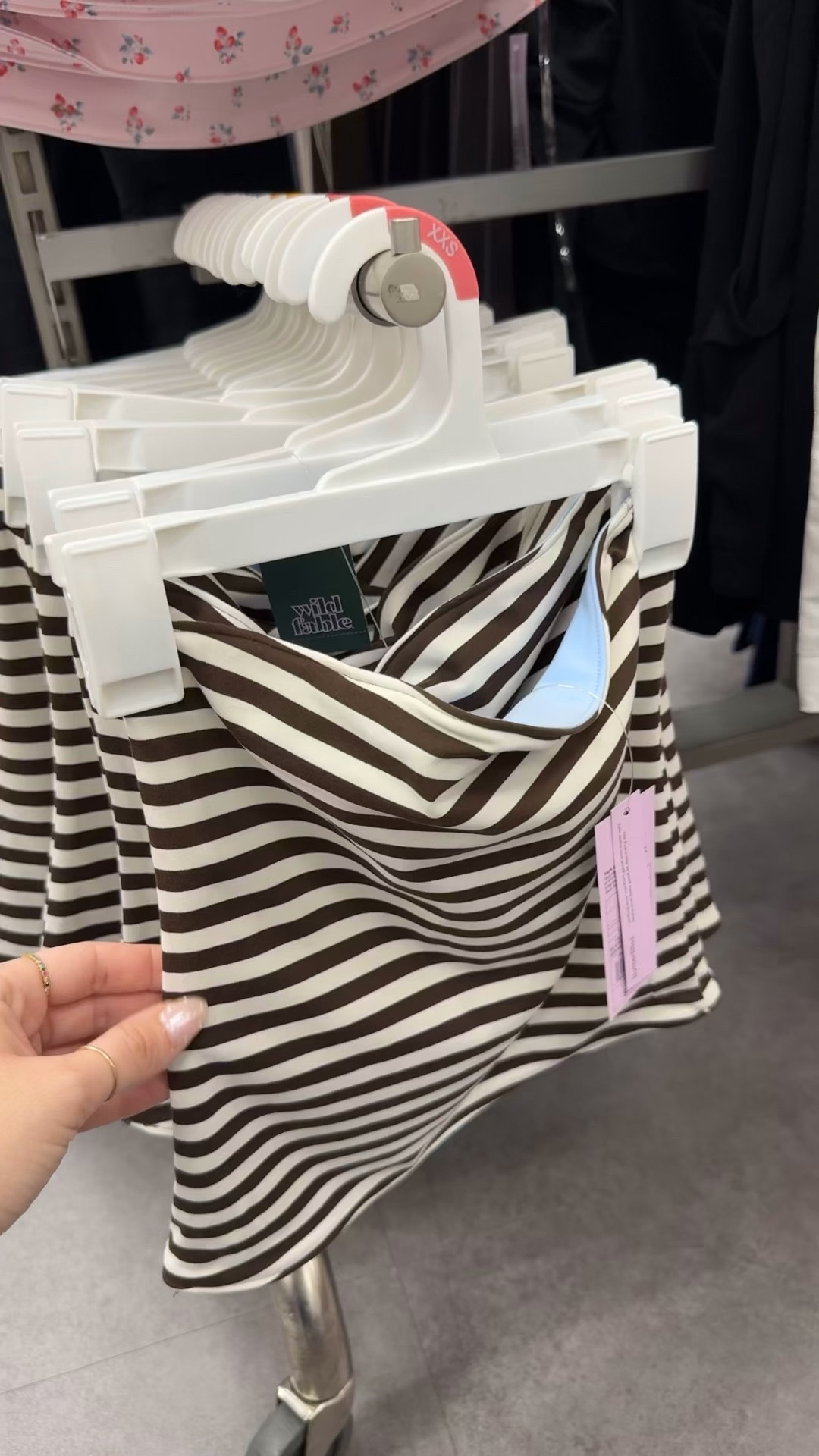 These strapless tops are so cute and come in so many colors in the reversible. 🫶🏽👏🏼



#LTKMidsize #LTKSeasonal