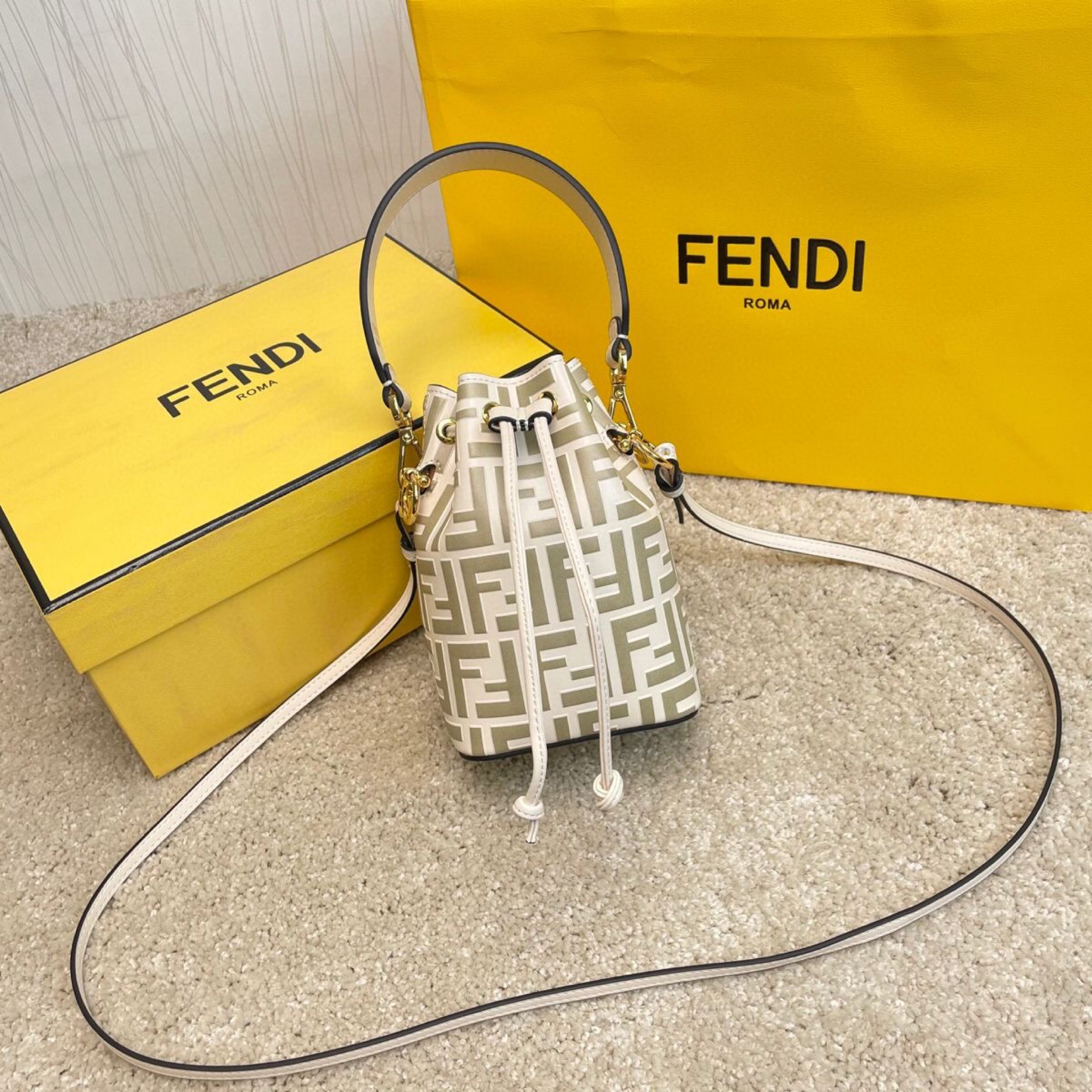 Fendi Bucket Bag From Dhgate 

#LTKHolidaySale #LTKitbag #LTKHoliday