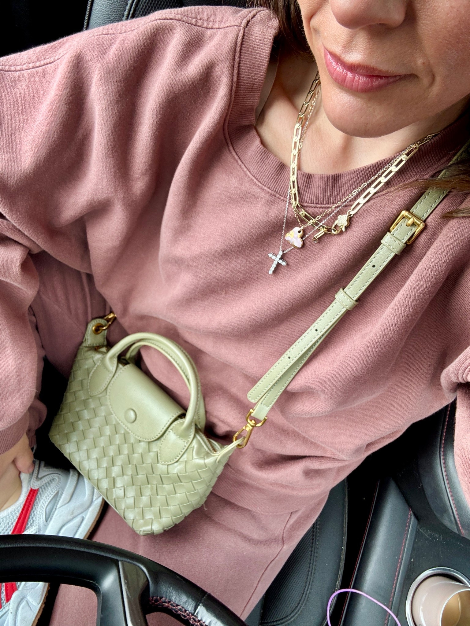 snagged this little inexpensive bag for a trip and i find myself grabbing it over and over to use! Just right for my wallet and phone and an throw in my “bigger” tote bag I always have too 🤪🙈🥰🩷 

#LTKmomlife #LTKootd