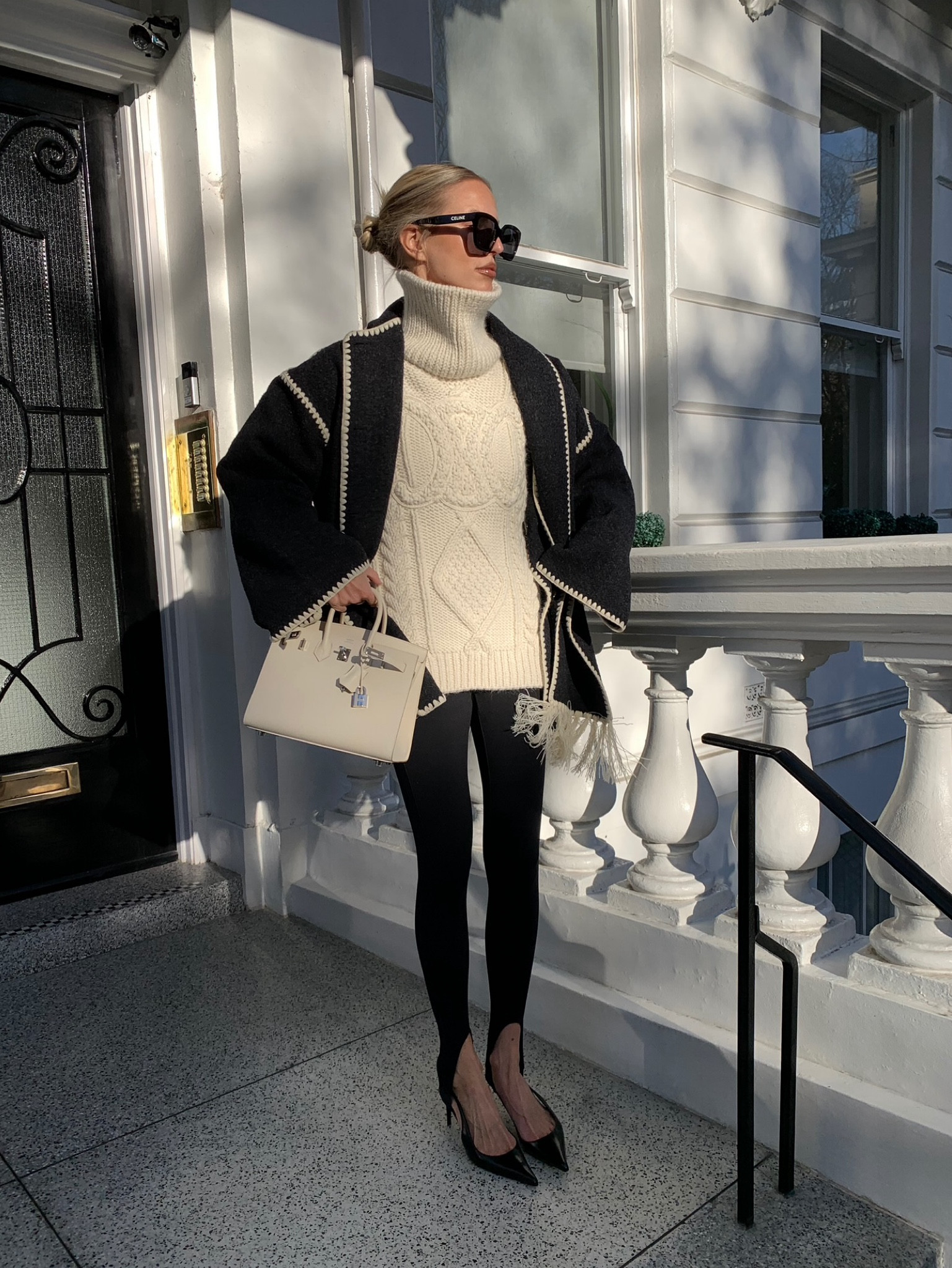 Cozy autumn styling - Toteme cape x Celine sweater 🍂