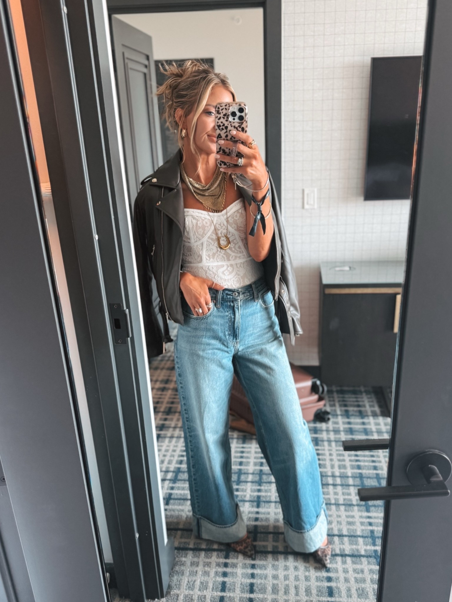 My #OOTN got the #LTKcon X @abercrombie welcome party!

#LTKgrwm #LTKootd #LTKCon