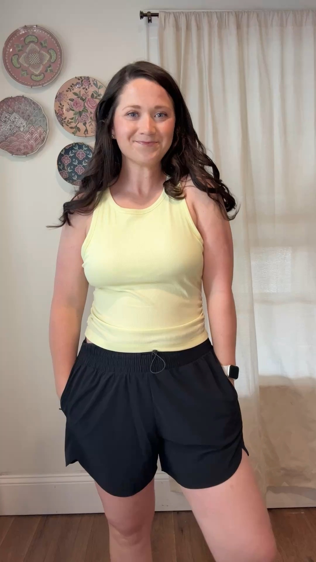 Go to athletic mom outfit idea 