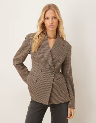 Gina Tricot shaped blazer with padded shoulders in brown check | ASOS (Global)