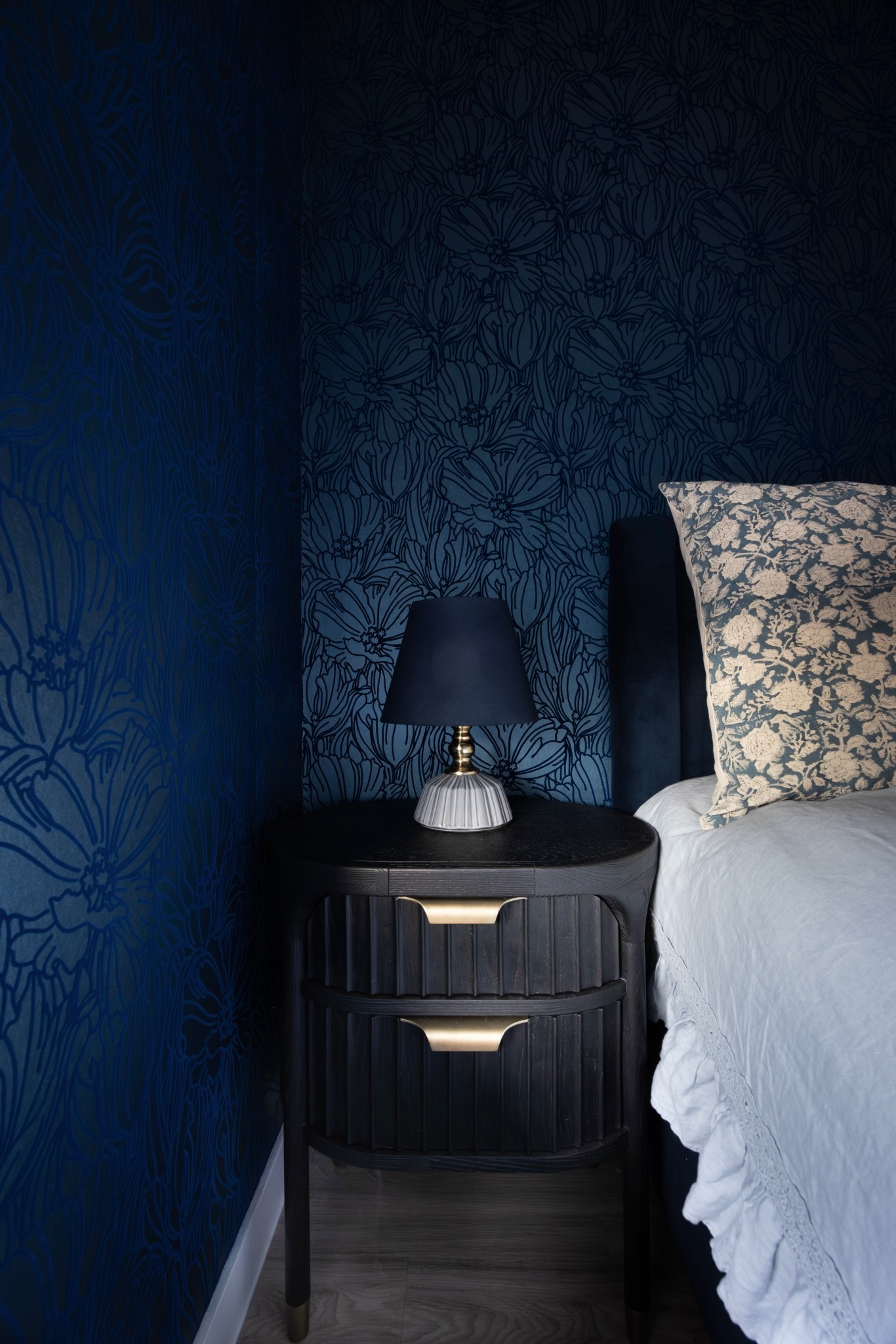 I’ve been loving how cozy this bedroom feels — moody wallpaper, soft linen, and the prettiest mix of blues and blush. #midnightbotanica #adelladesign #bedroomdesign

#LTKHome