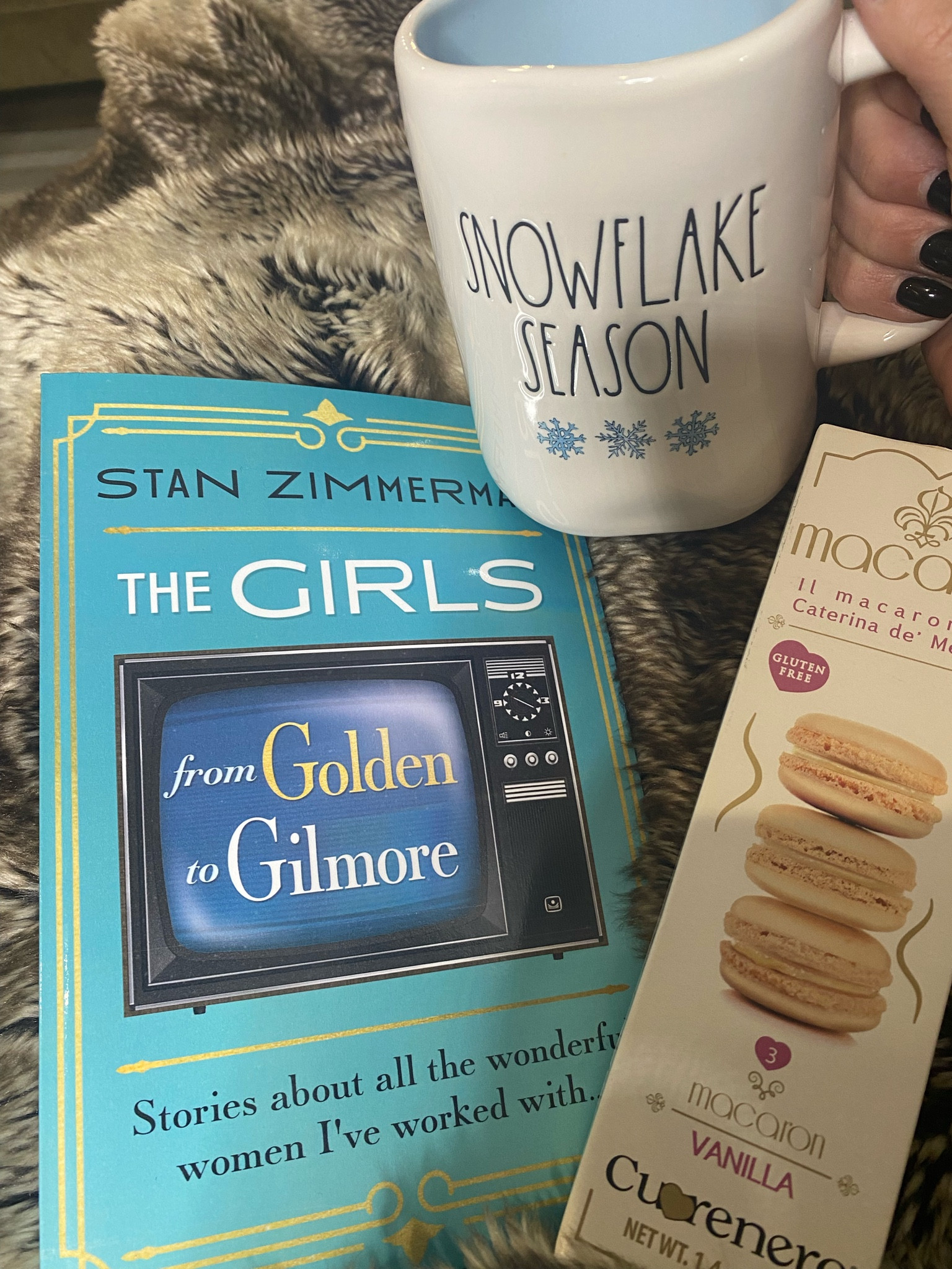 New Gilmore Girls book!! This is the perfect gift idea for a Gilmore Girls lover! #giftguide #mothersdaygiftguide #gilmoregirls #goldengirls #booklover


#LTKfindsunder50 #LTKhome