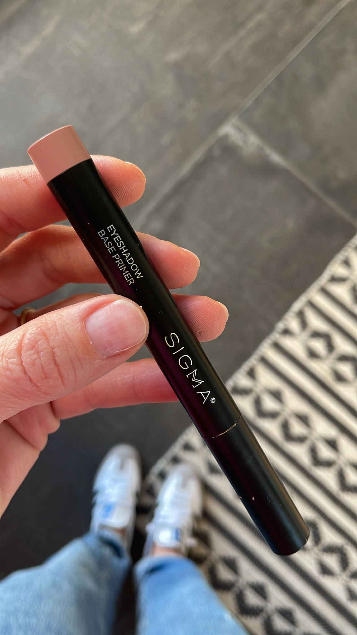 LOVE THIS EYESHADOW PRIMER - plus things I use and love all the time 

#LTKbeauty #LTKstyletip