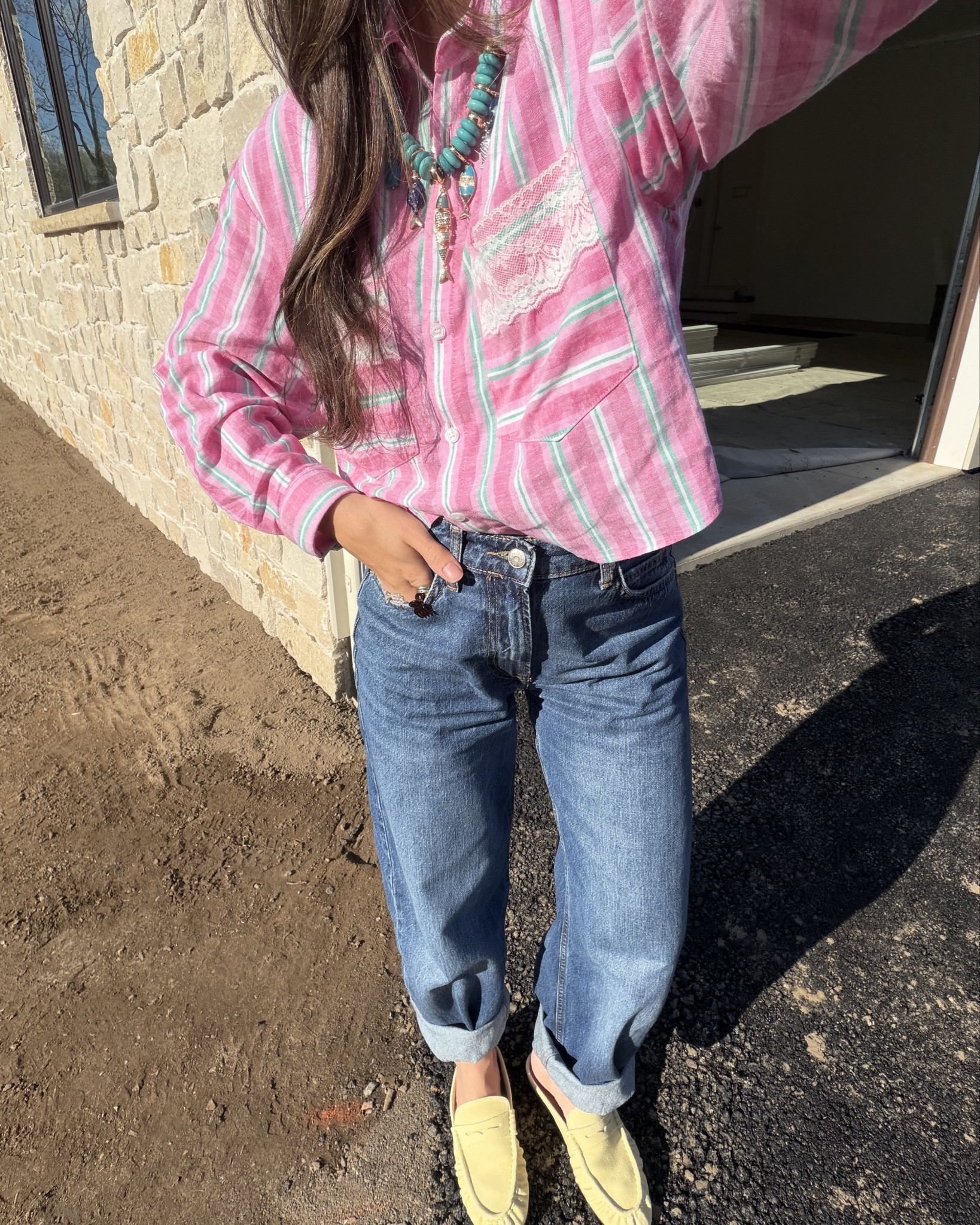 Size small in shirt, size 25 in jeans

Zara. Zara jeans, statement necklace 

#LTKPetite #LTKootd