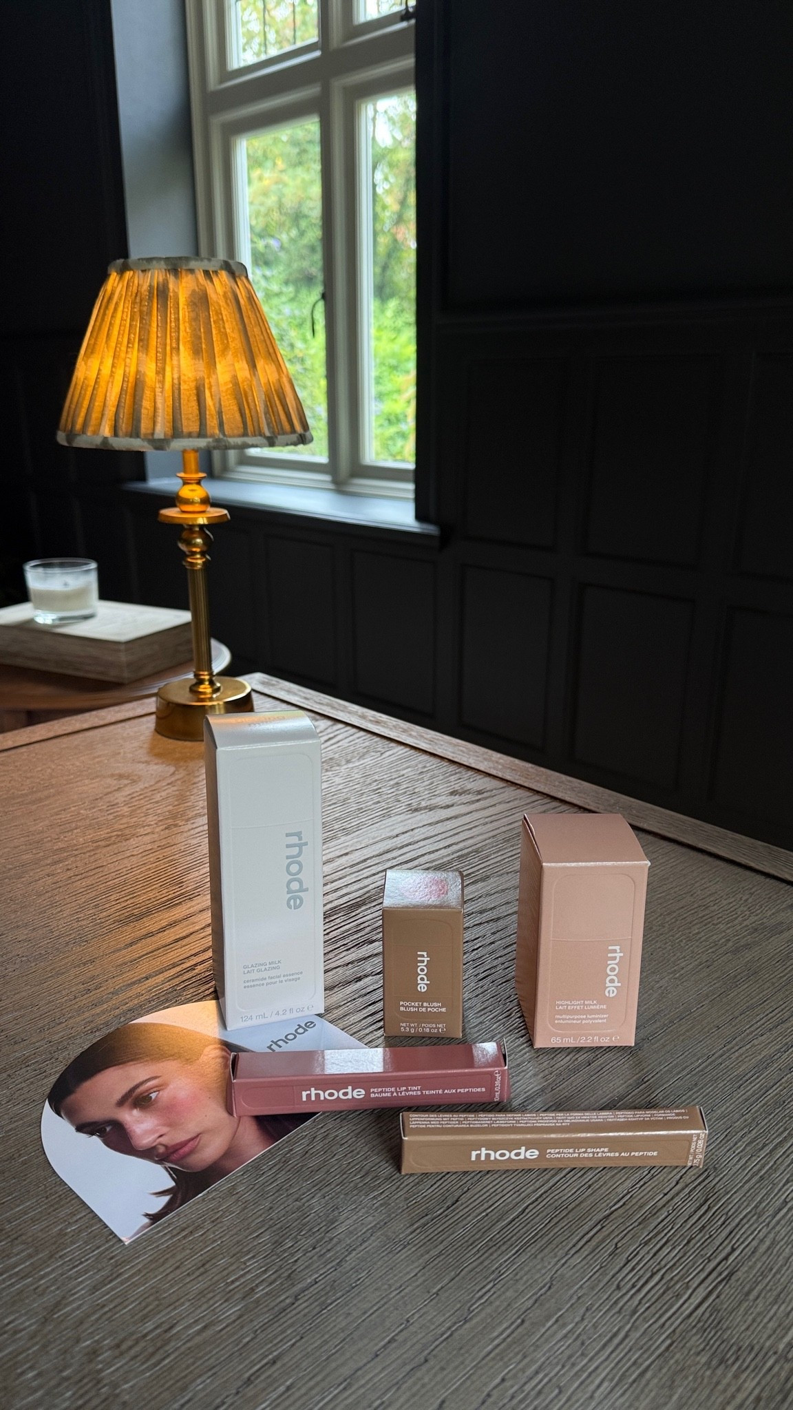 Rhode haul! 

Glazing milk
Pocket blush - tan line 
Highlight milk - 02 
Peptide lip tint - Toast
Lip shape - Twist