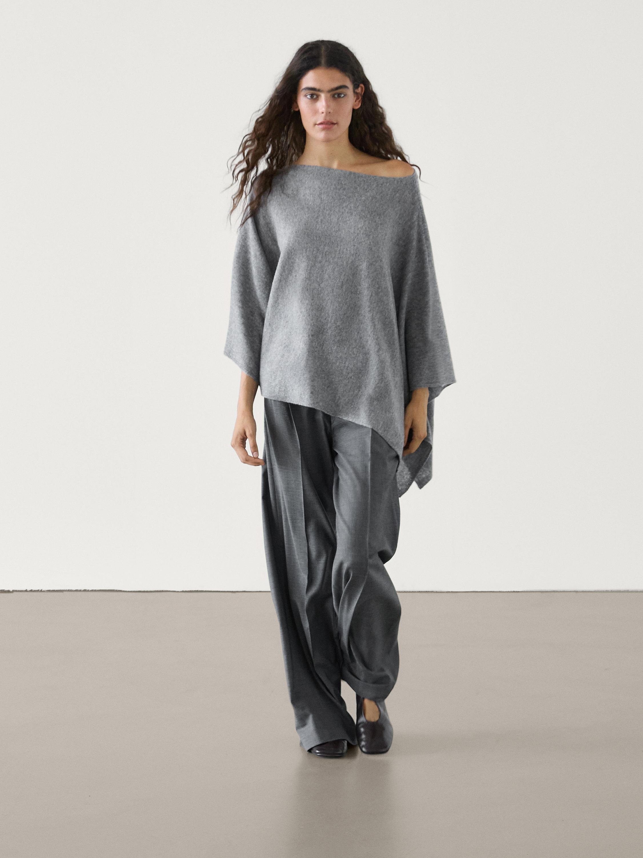 Short asymmetric cape coat made of a wool blend | Massimo Dutti UK