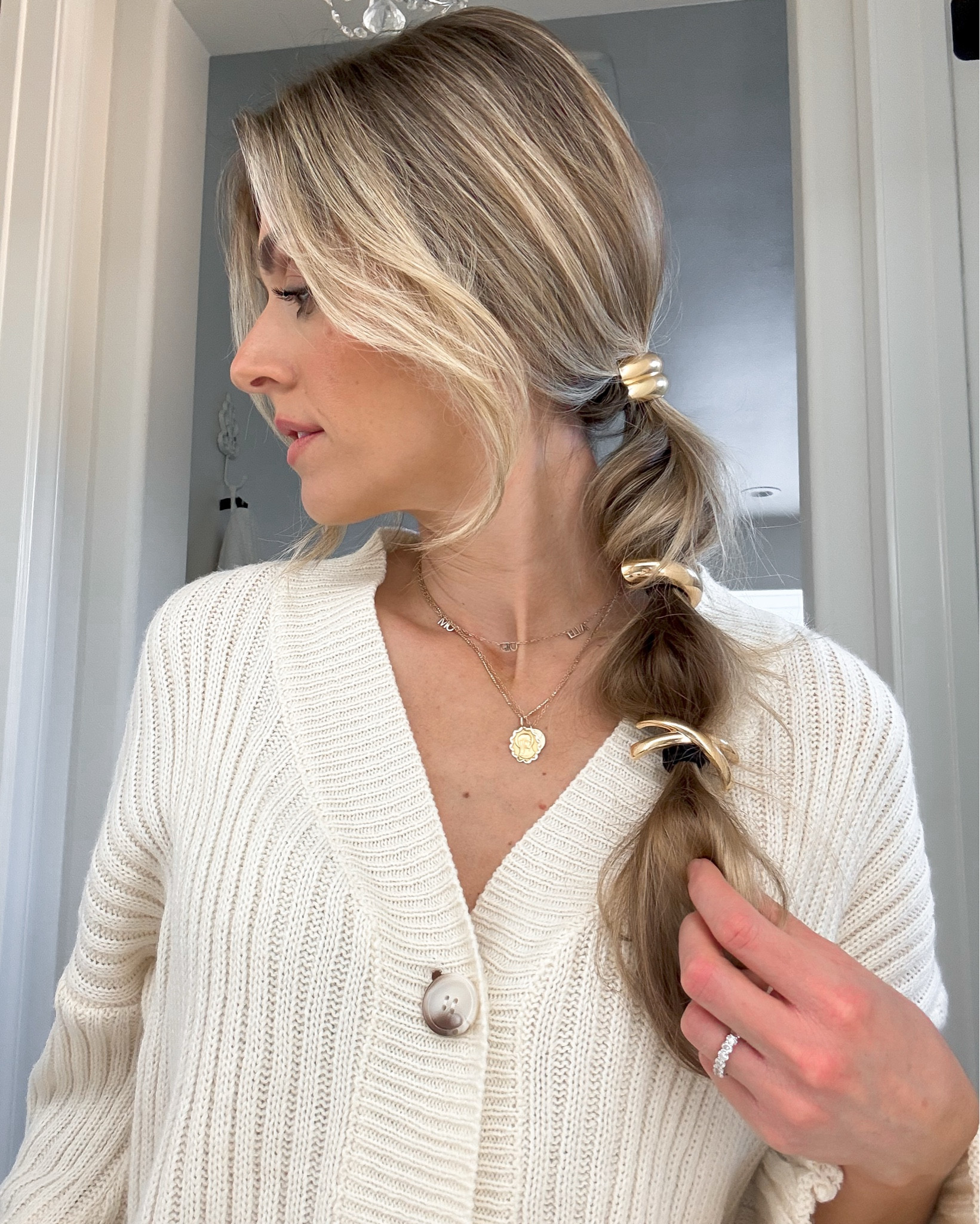 Easy holiday hairstyle ❄️ I love these gold hair bands to enhance a quick hairstyle ✨ Perfect for the holidays or even a wedding! 

Hairstyle, gold hair ties, Amazon, hair inspo, long hair styles, easy hairstyles, quick hairstyles

#LTKFindsUnder50 #LTKBeauty #LTKHoliday