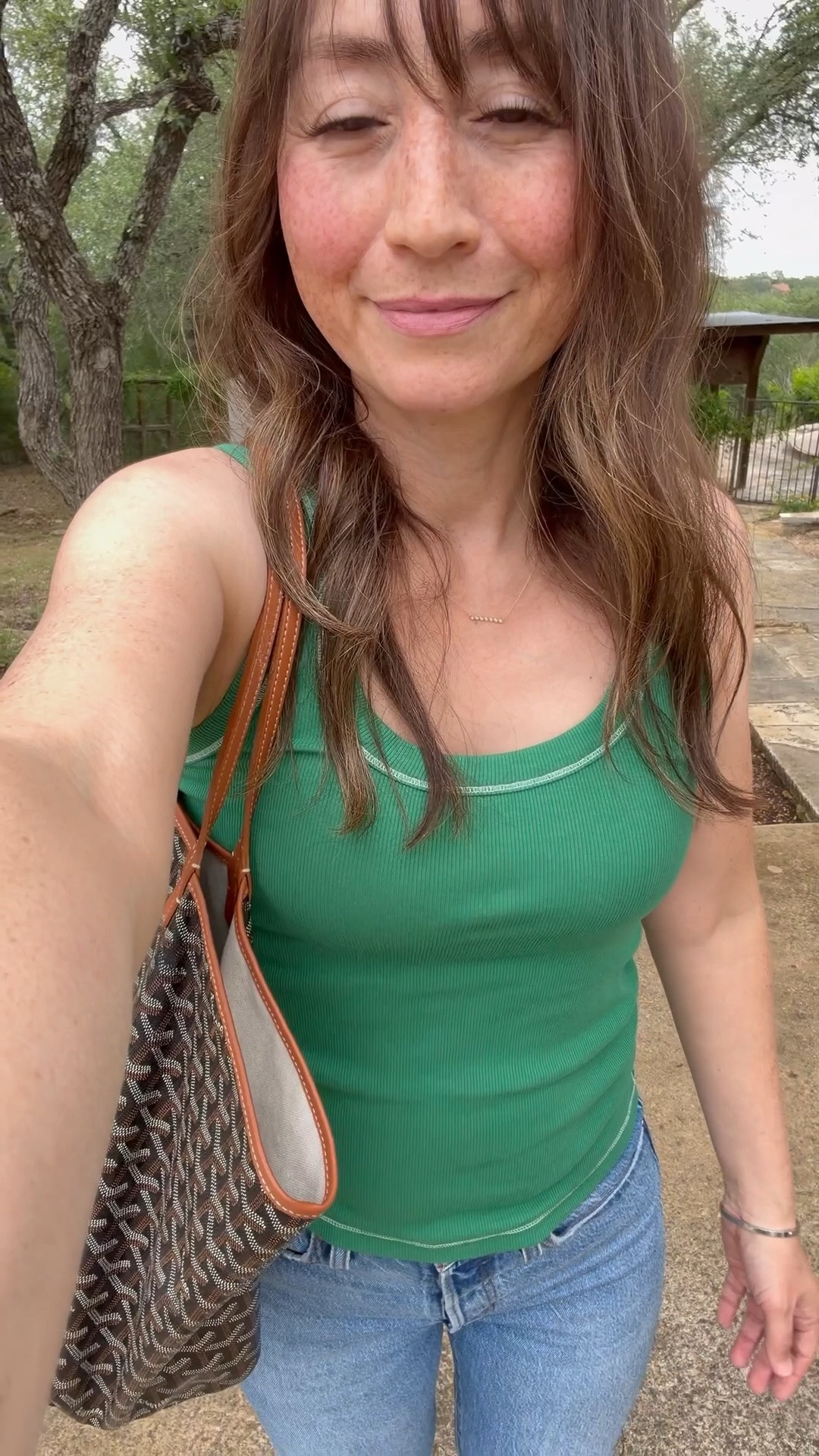 46 Mom of four cute summer uniform: jeans tank and jelly sandals

Green tank and dance around color in denim

#LTKmomlife #LTKOver40 #LTKPetite