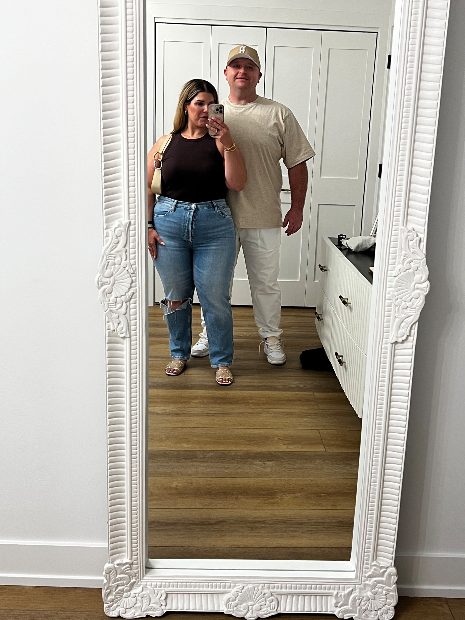 Date night outfit
Summer night outfit
Casual outfits 
Midsize outfit idea 