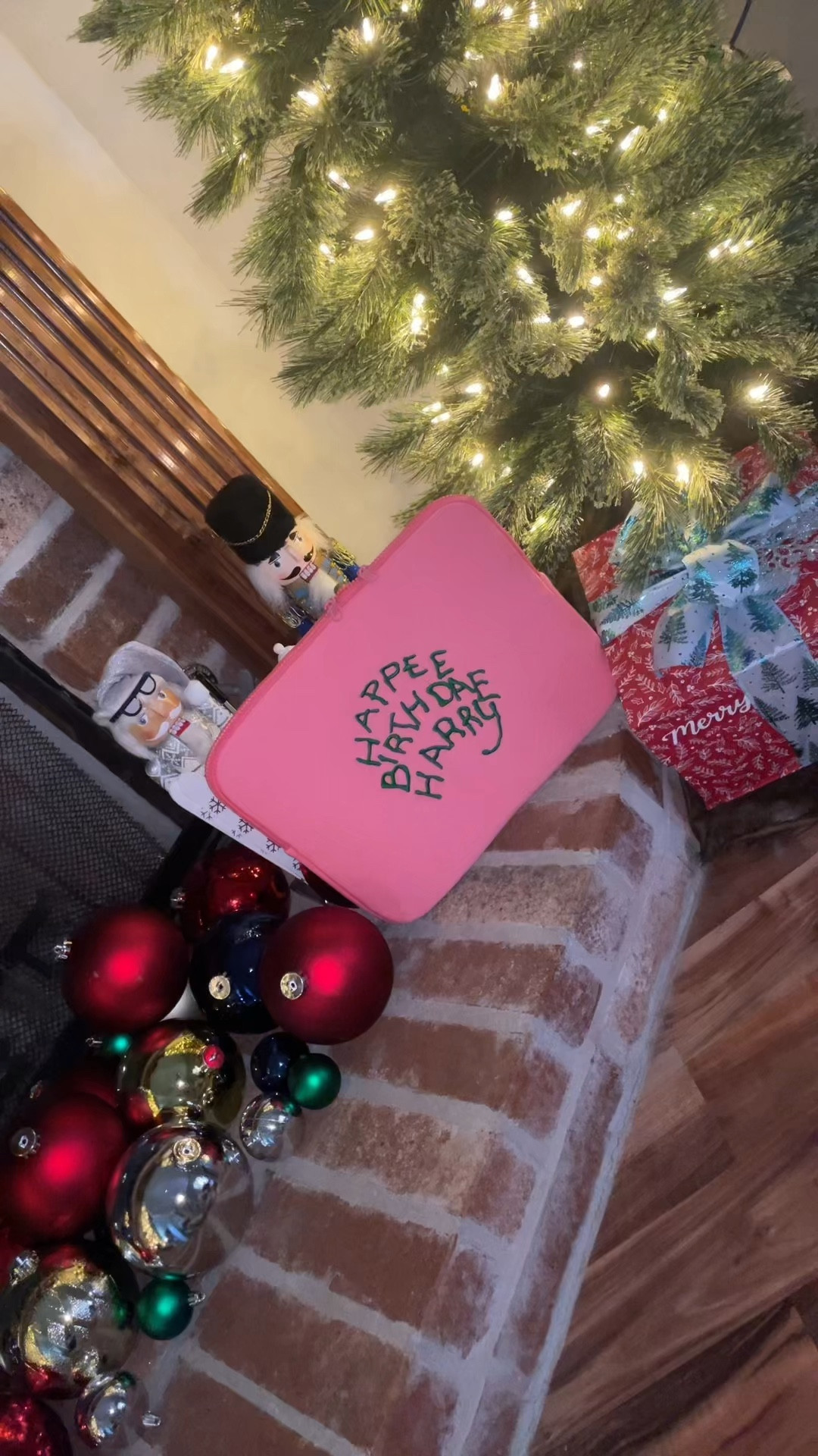 ⭐️Calling all Harry Potter lovers🔮You need this case immediately for you or your loved ones for Christmas! It is so adorable and I am obsessed💻❄️🎄🎁

#LTKVideo #LTKGiftGuide #LTKsalealert