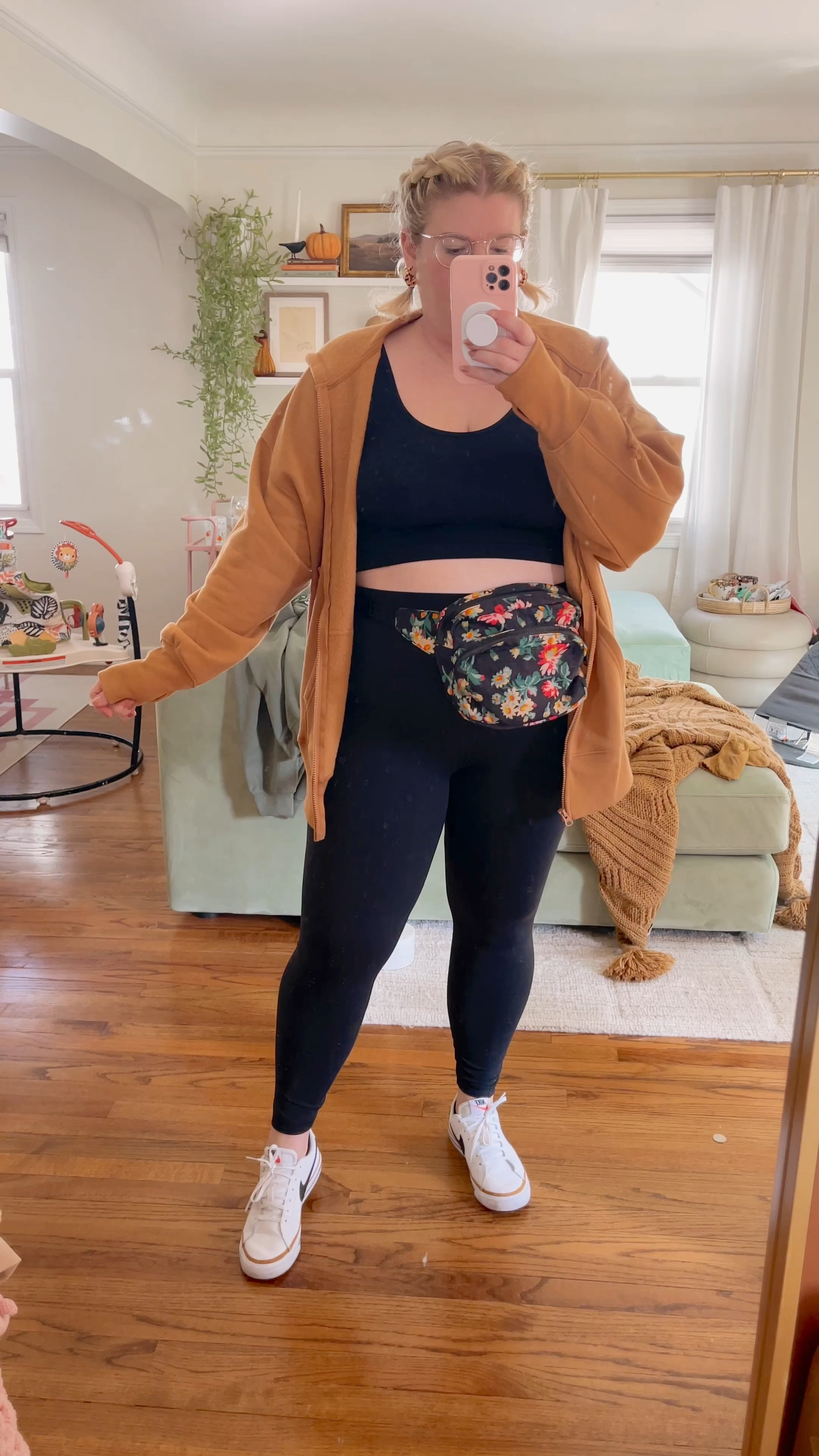 Comfy Sunday mom outfit! I love a neutral and black fit for some reason. It makes me feel chic and put together 😂 wearing XL in everything! #momoutfit #momfit #neutralstyle #midsize 