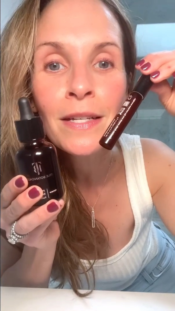 The limit does not exist when it comes to my love for @truebotanicals 

Trust me when I tell you, their new Pure Radiance Overnight Lip Treatment is 🤌💋 

Pair it with my every day go-to, the Renew Pure Radiance Oil. I challenge you to name a better duo ... I’ll wait! 

Shop both at @nordstrom 

#skincaretips #skincareproducts #truebotanicals #faceserum #cleanskincare #liptreatment