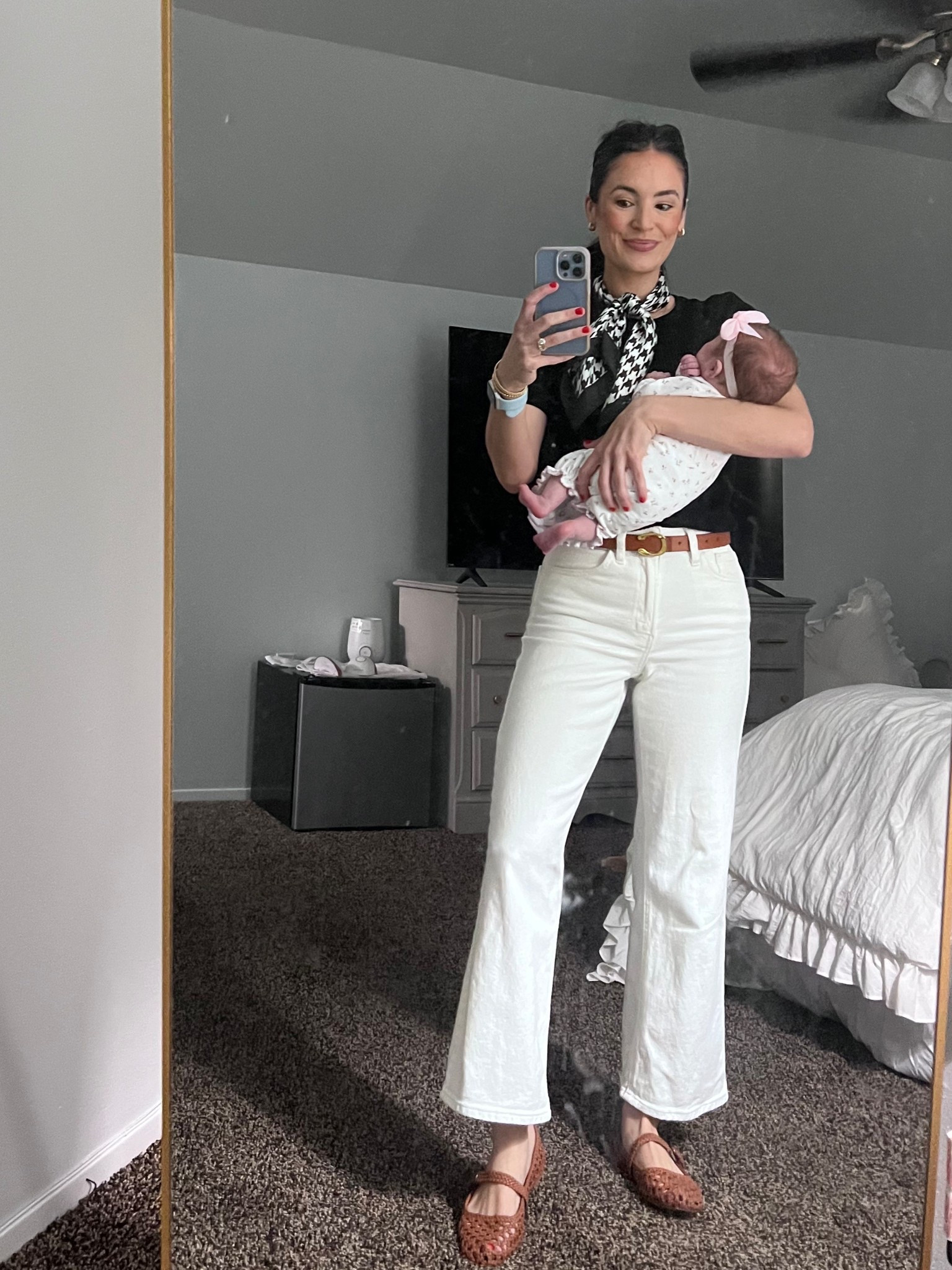 A neutral queen holding her pop of color! 

#LTKWorkwear #LTKootd #LTKmomlife