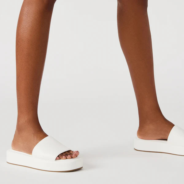 BEACHY WHITE | Steve Madden (Canada)
