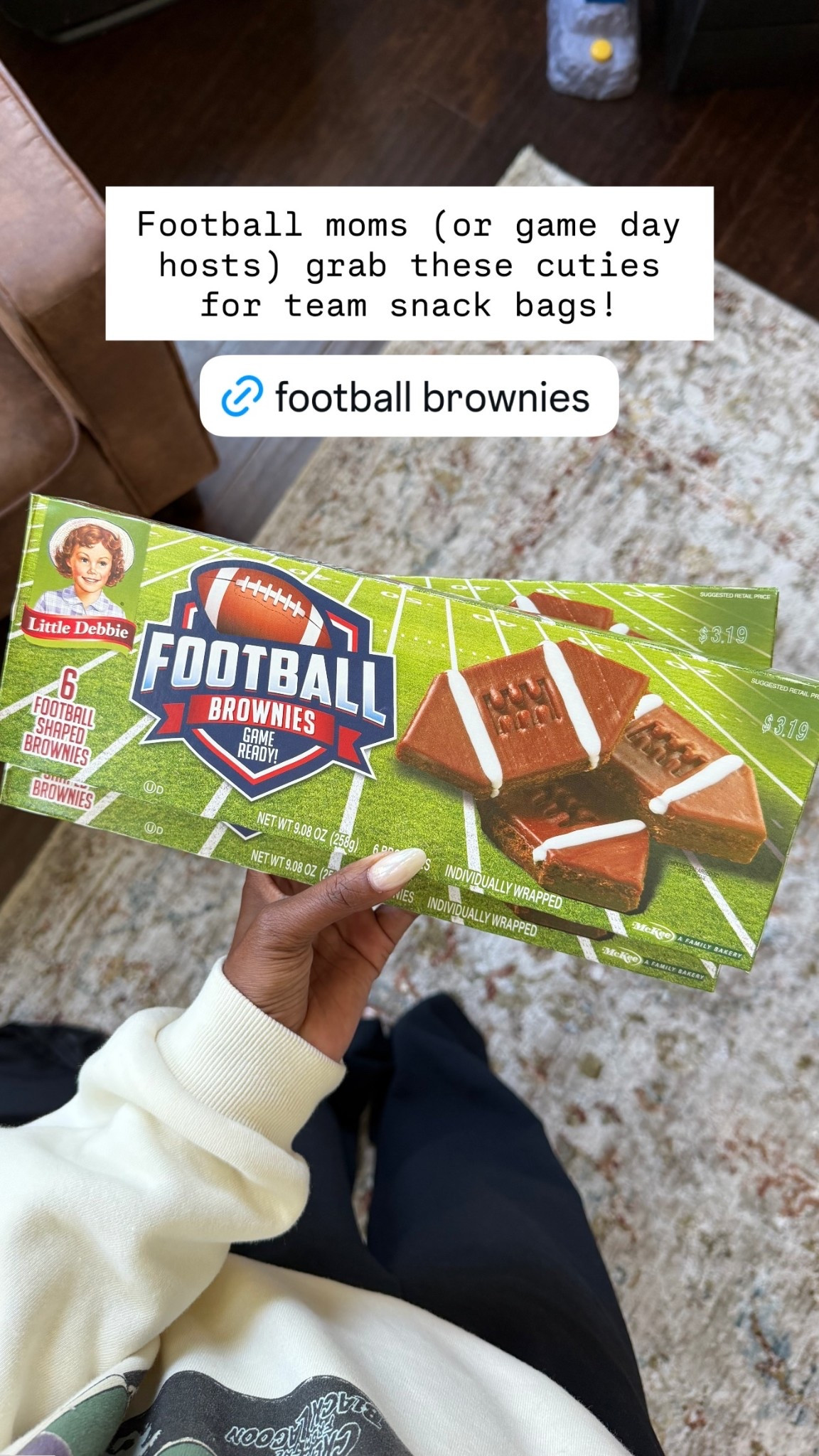 Football moms (or game day hosts) grab these cuties for team snack bags!