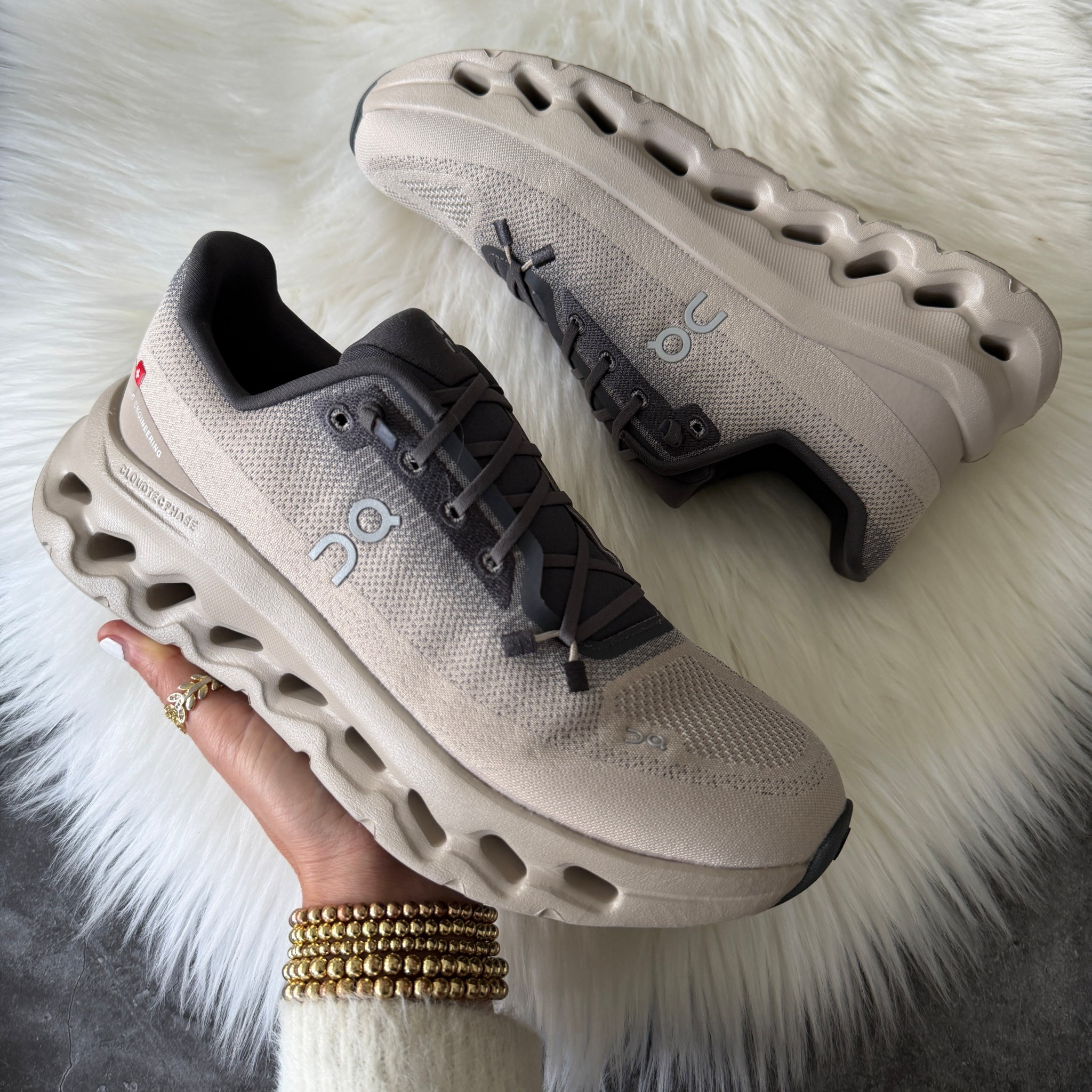 Women's On Cloudtilt Casual Shoes runs true to size 

