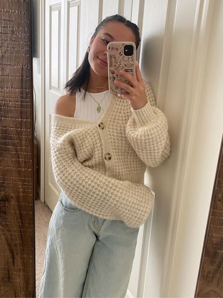 cozy sweater fit

#LTKfindsunder100 #LTKSeasonal #LTKfindsunder50