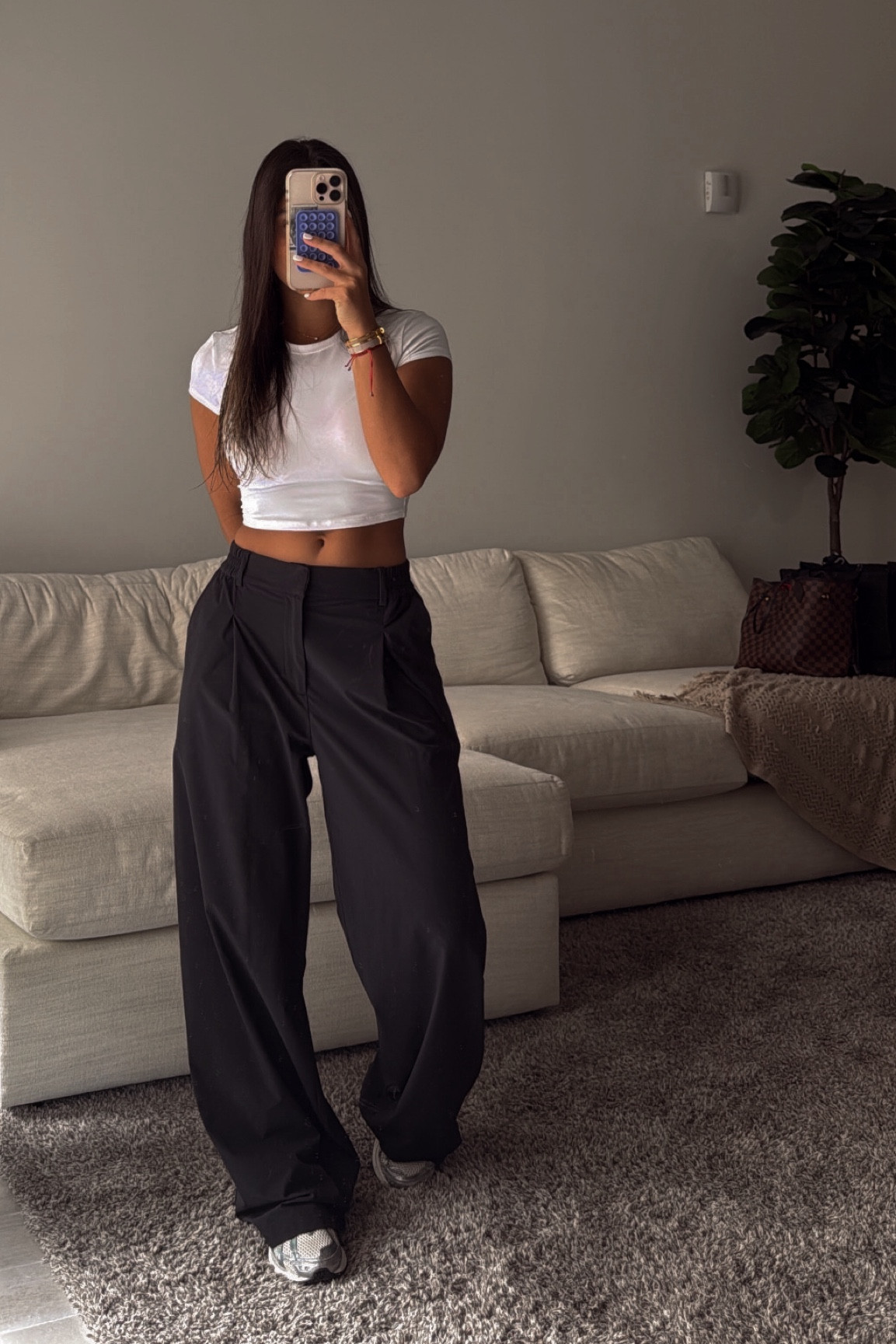 Sunday fun day🖤✨ alo yoga 