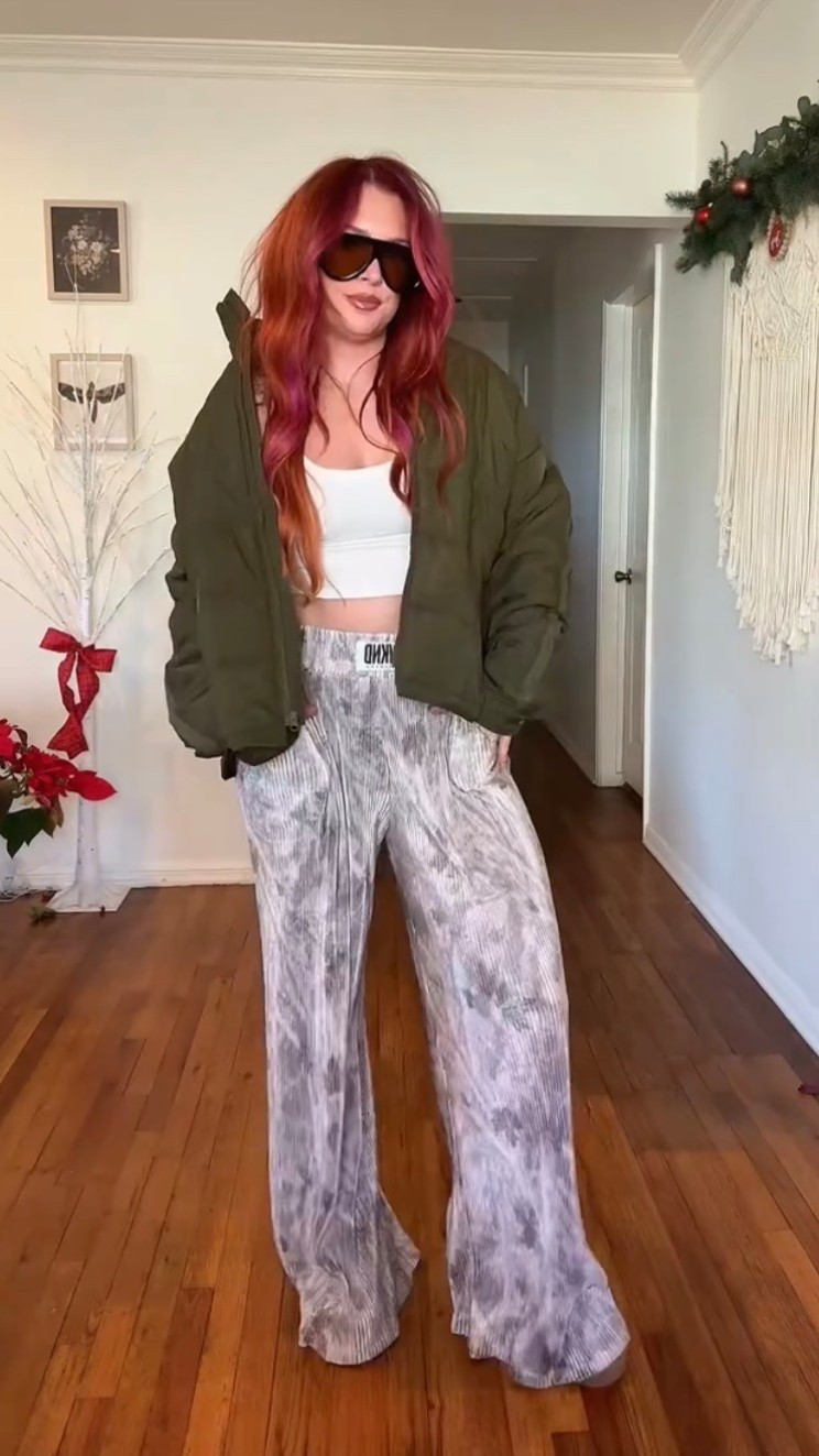 Cute and comfy outfit idea 

#LTKMidsize #LTKmomlife #LTKgrwm