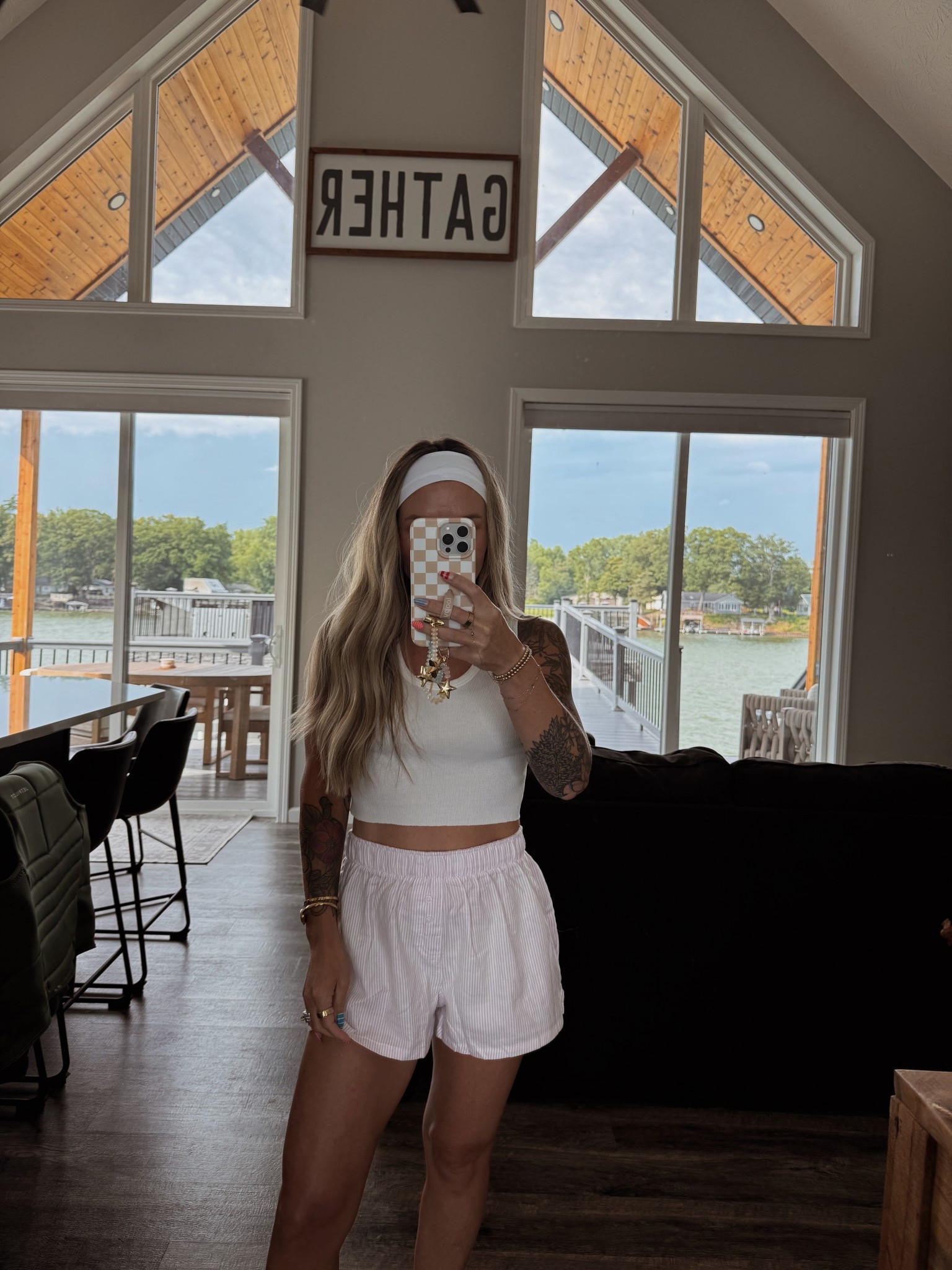 Shoutout to the girl who brought these headbands back from the 90’s & decided boxers shorts doubled as an outfit! 🙌🏼



#LTKStyleTip #LTKSeasonal #LTKFindsUnder50