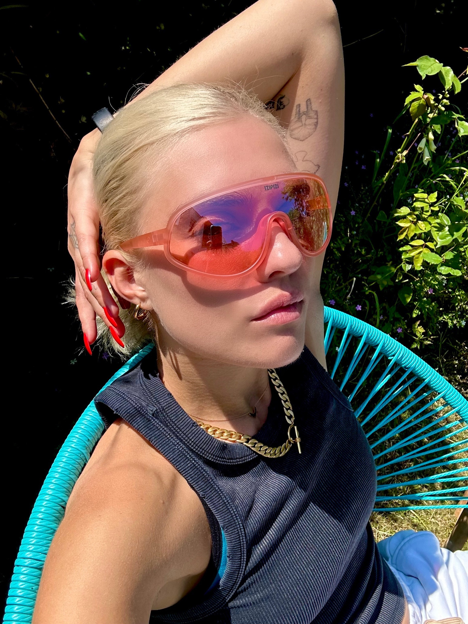 Oversized sunglasses, pink sunglasses, summer look, crop top, gold chain, summer inspo, retro sunglasses

#LTKeurope #LTKstyletip #LTKSeasonal