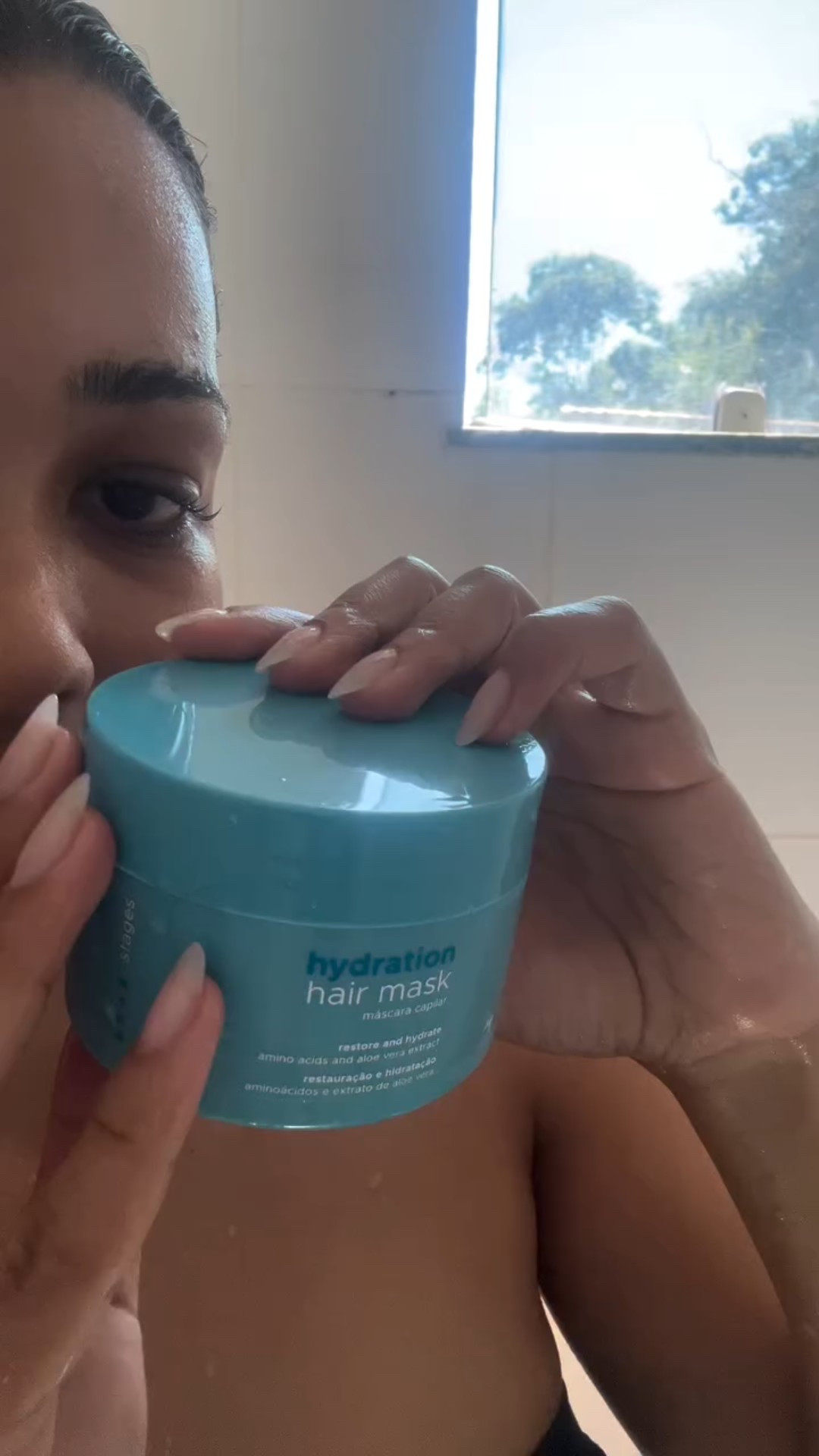 Máscara de hidratação da @braehaircare que veio na minha @uauboxbr ❤️ 

Máscara de tratamento para cabelos secos e opacos. Hidrata profundamente, restaura os fios, repõe a umidade perdida, além de porporcinar maciez e brilho.

✨ CUPOM 10% UAUBOX 👉🏽 BENVINDO ✨

Assine agora e receba produtos incríveis todos os meses. ❤️🥰 

#cabelocacheado #cabelosaudavel #pirai #voltaredonda #barradopirai #cachospoderosos #autocuidado #autocuidadofeminino #autocuidado❤️ #cabelolindo #braé #brae @uau.team #uaubox