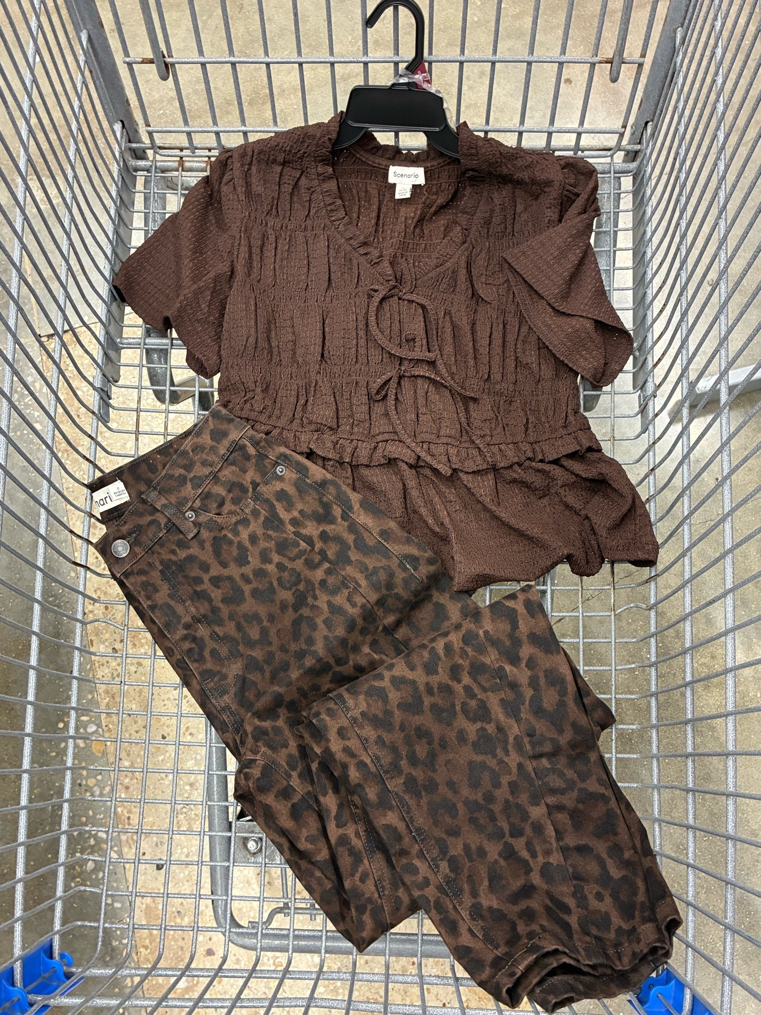 These leopard barrel jeans are to die for! So perfect for fall!!

#LTKdayinmylife #LTKSeasonal