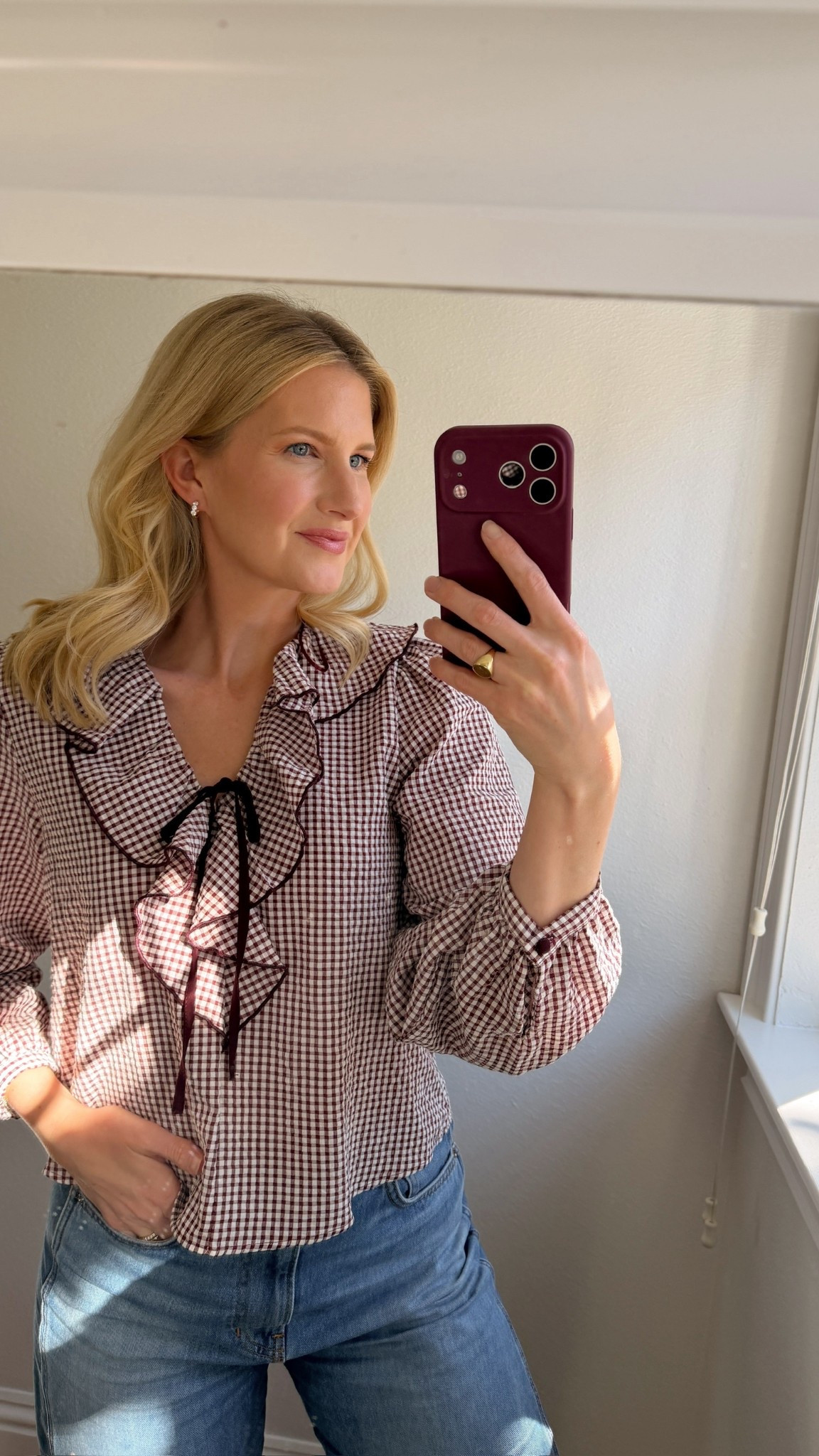 the most perfect fall top 🤎 I’m in a size XS and my denim is 50% off 

#LTKSeasonal #LTKFindsUnder50 #LTKStyleTip