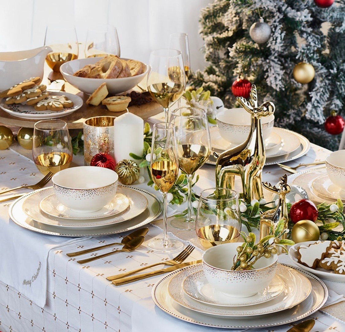 Christmas Tablescapes & other Christmas dinner table decor


Christmas Tablescape, Christmas decoration, Christmas trees, dinnerware, glassware 

#LTKHome #LTKHoliday