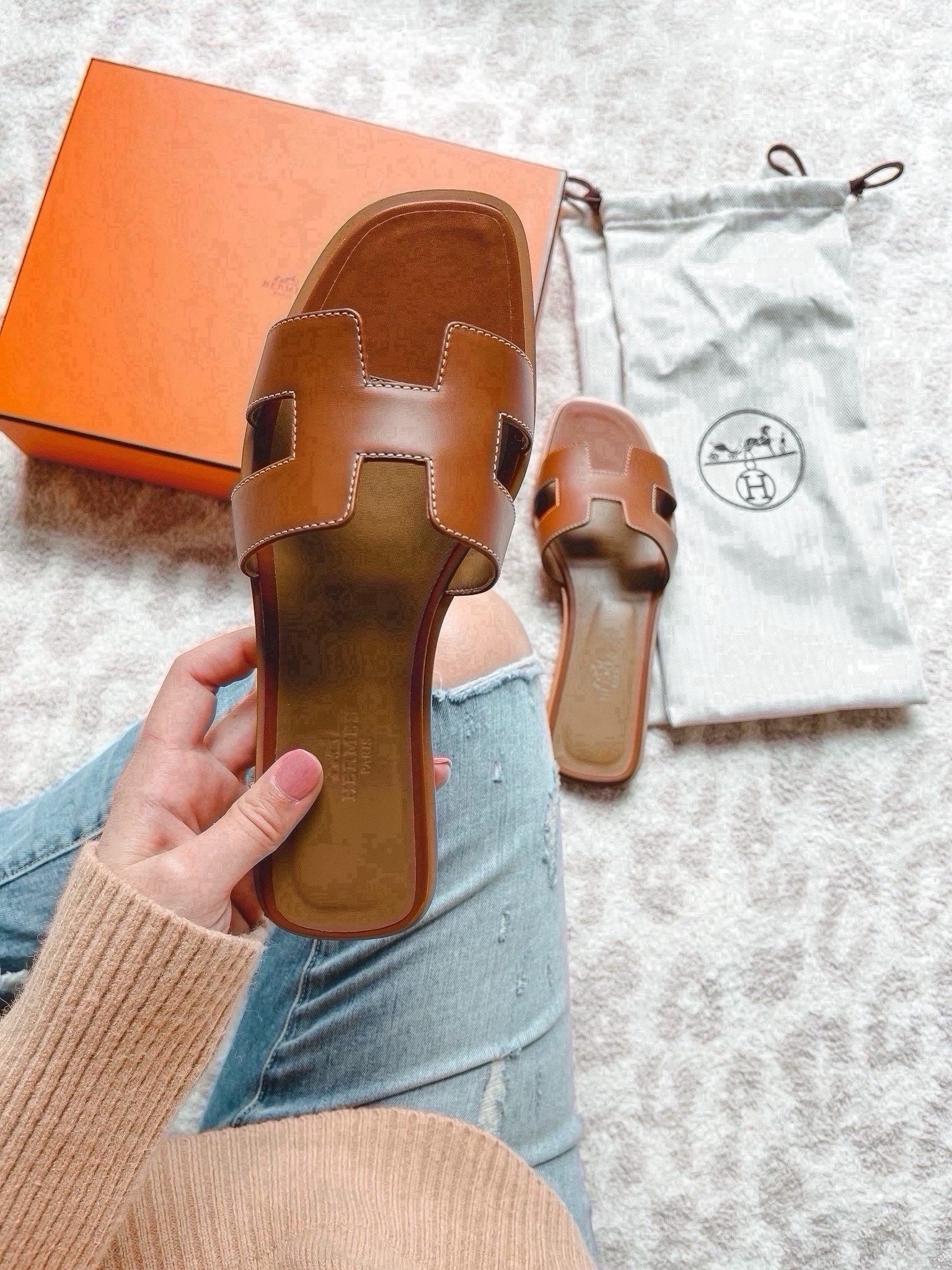 Hermes oran sandals - I wear a 7.5 and get a 37.5  



#LTKShoeCrush #LTKStyleTip #LTKSeasonal